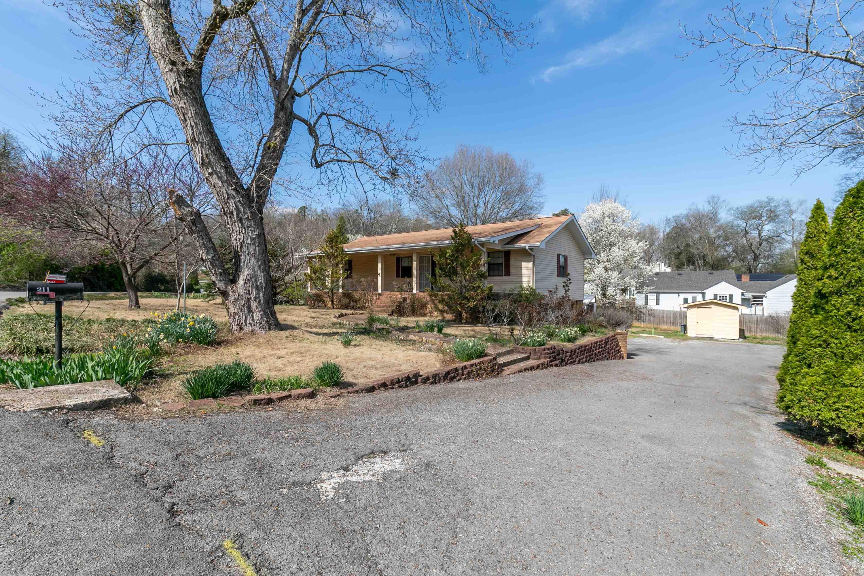 211 Greenleaf St