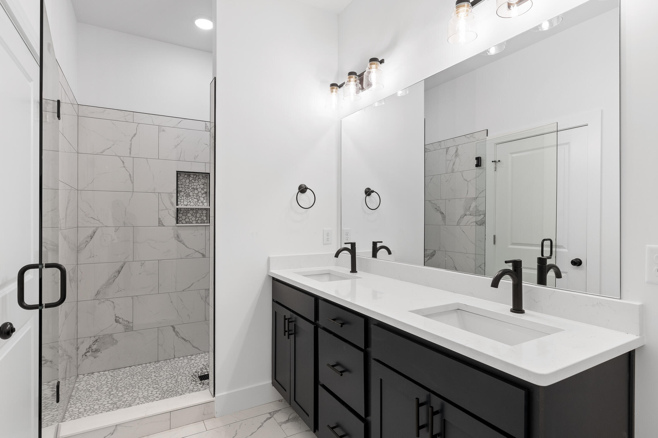 3303 Aberdeen Row