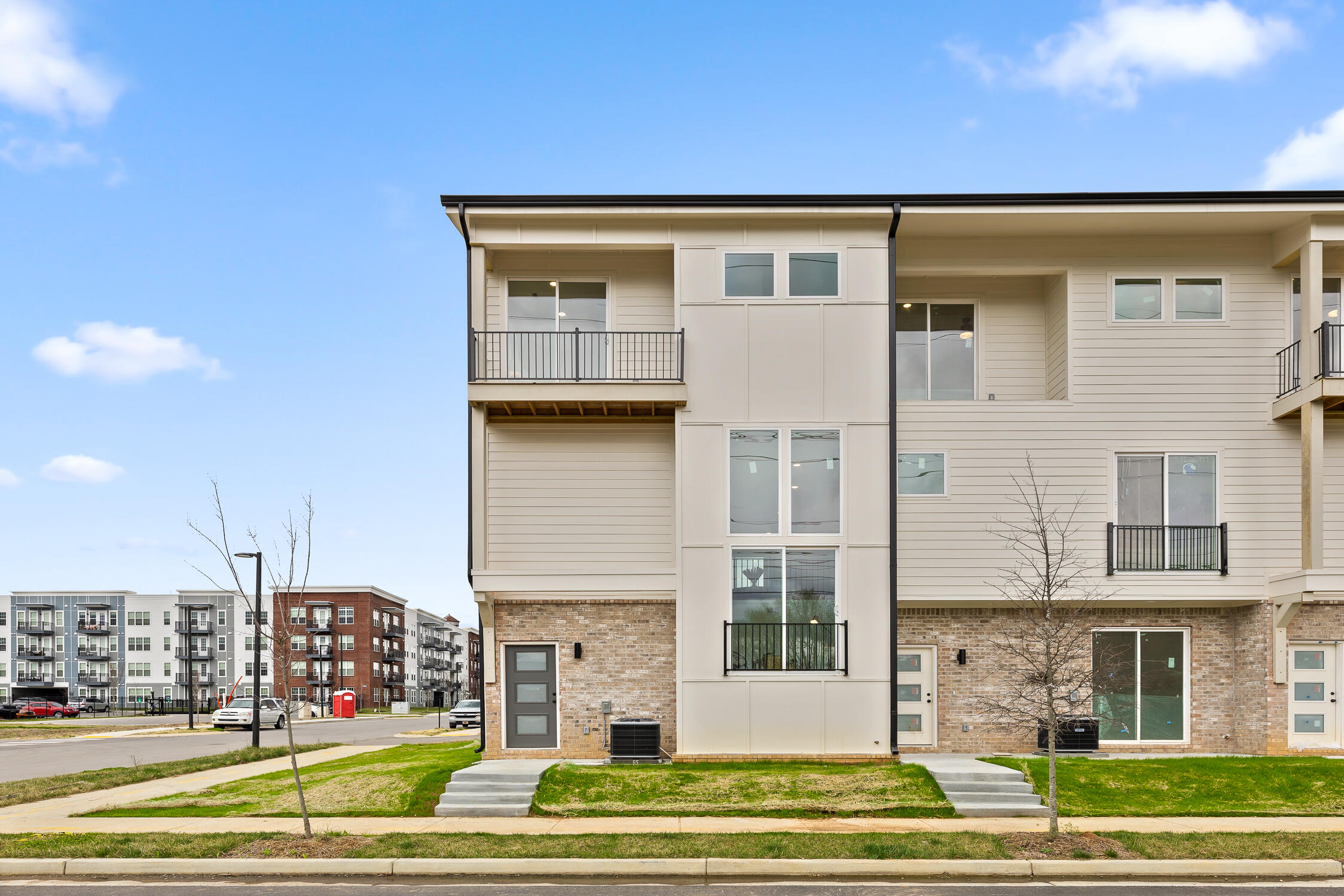 3303 Aberdeen Row