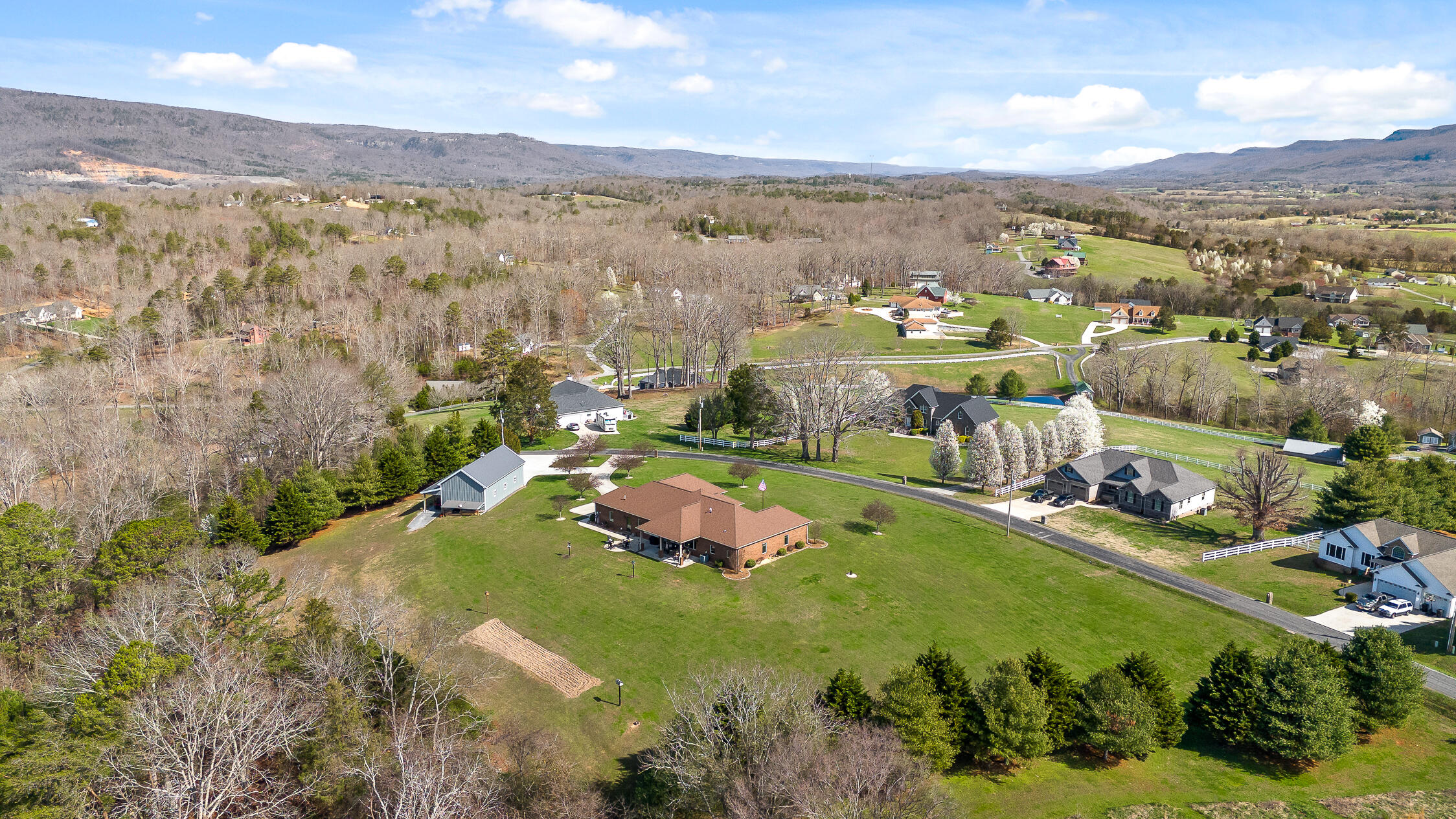 162 Farmington Ln