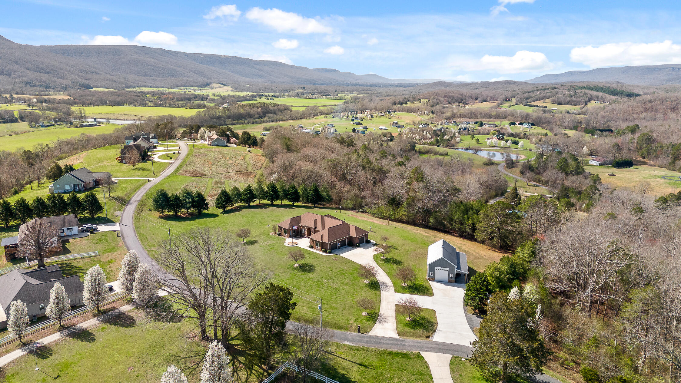 162 Farmington Ln