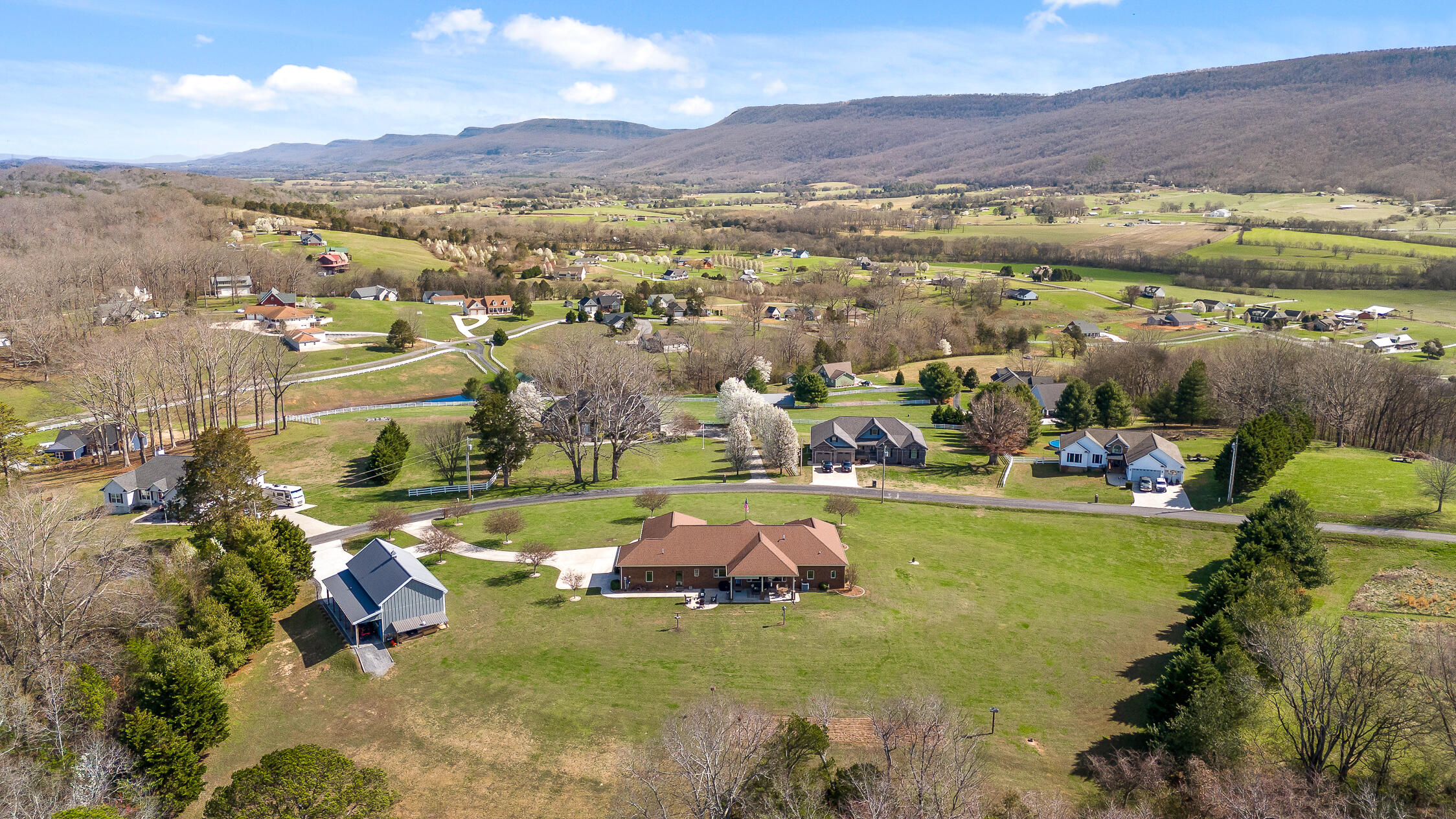 162 Farmington Ln