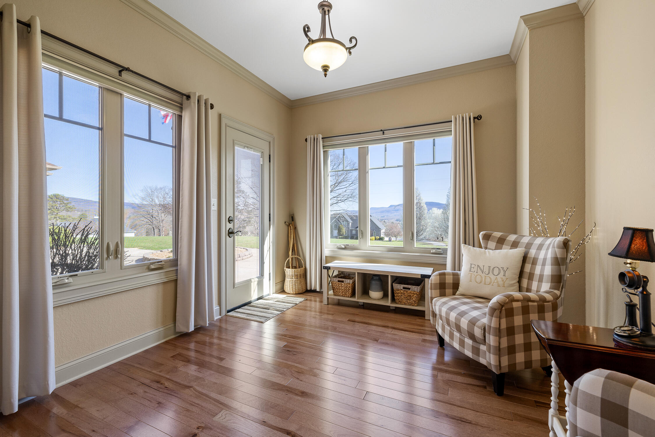 162 Farmington Ln