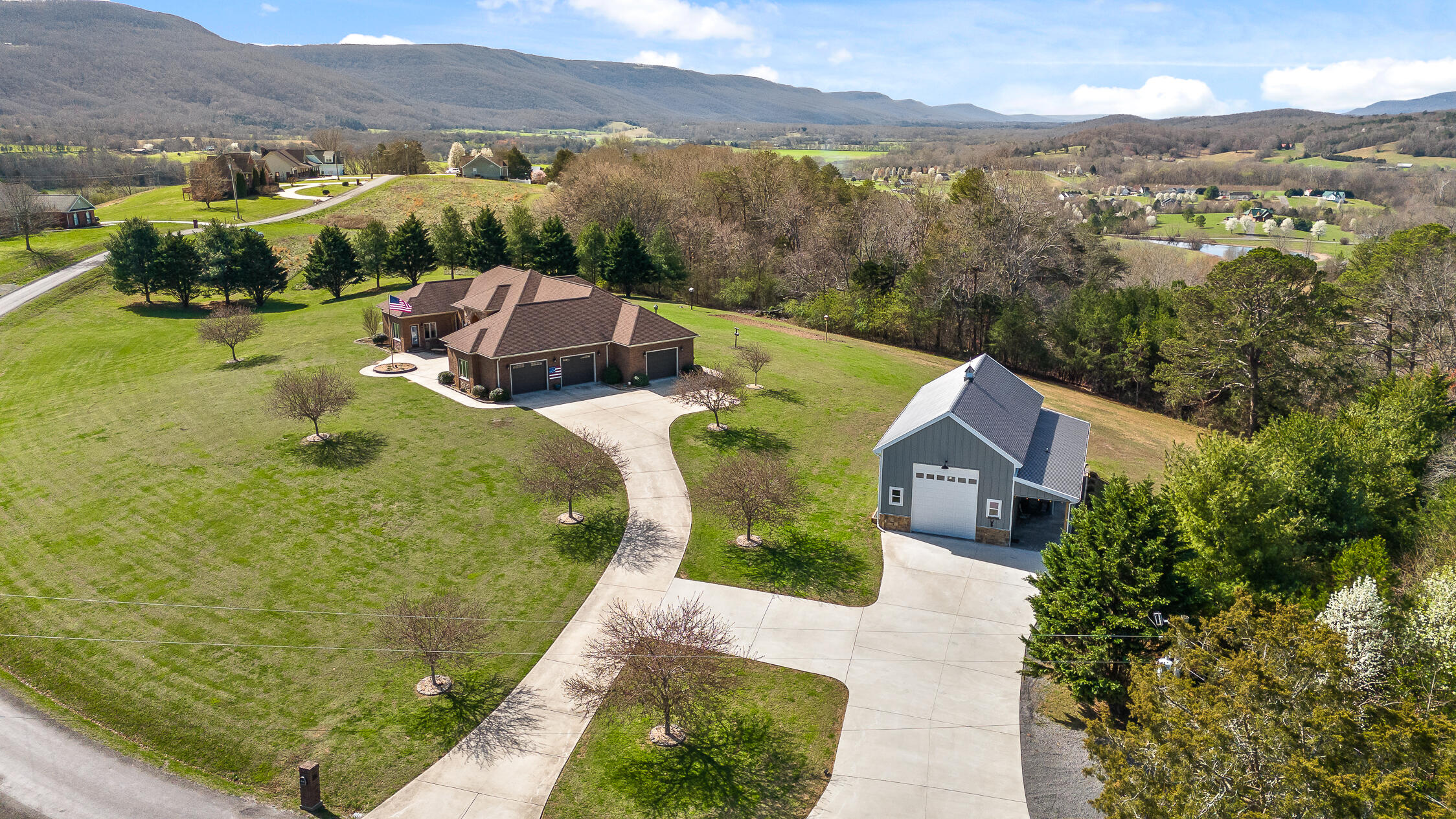 162 Farmington Ln