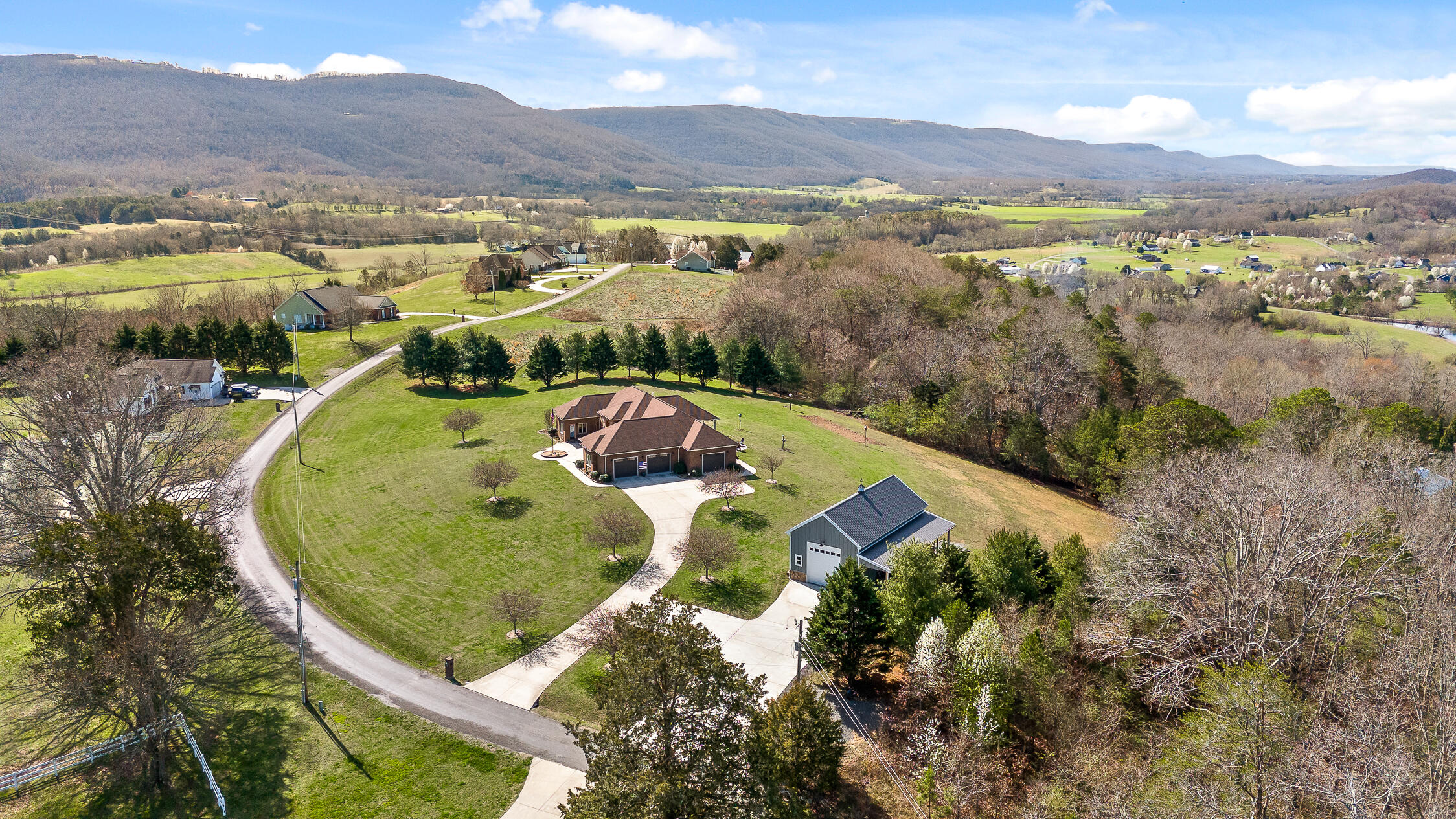 162 Farmington Ln