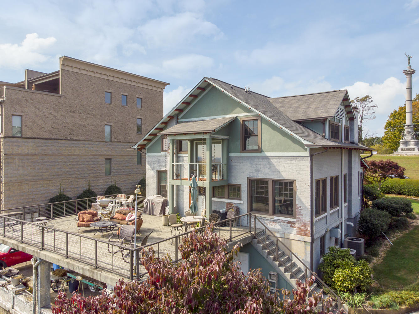3224 S Crest Pl