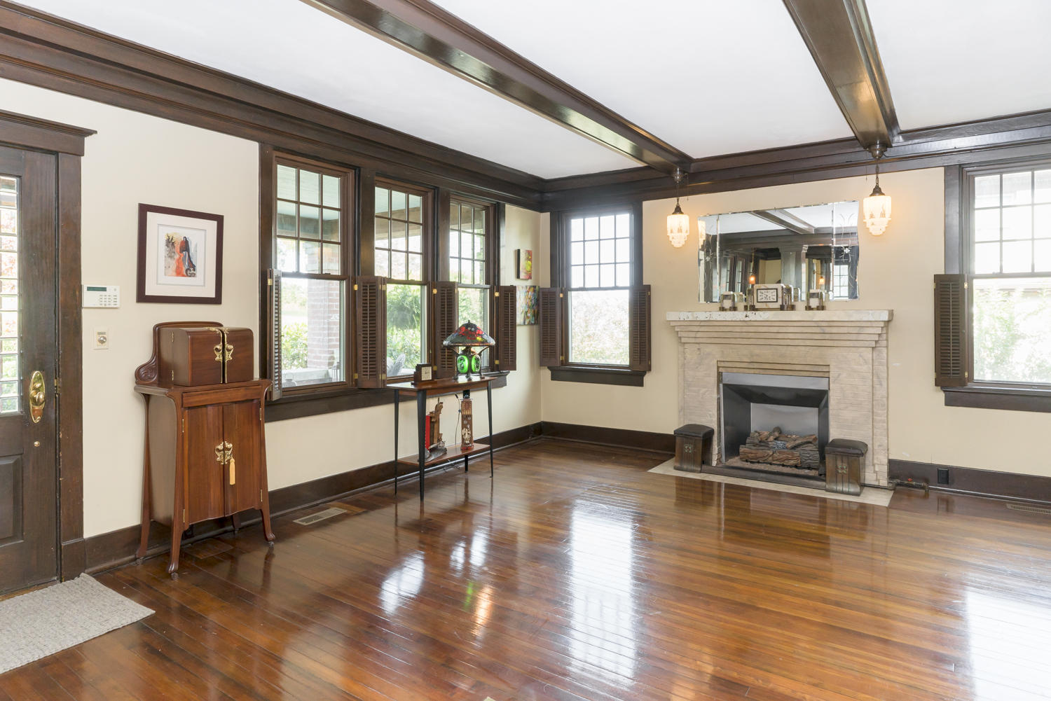 3224 S Crest Pl