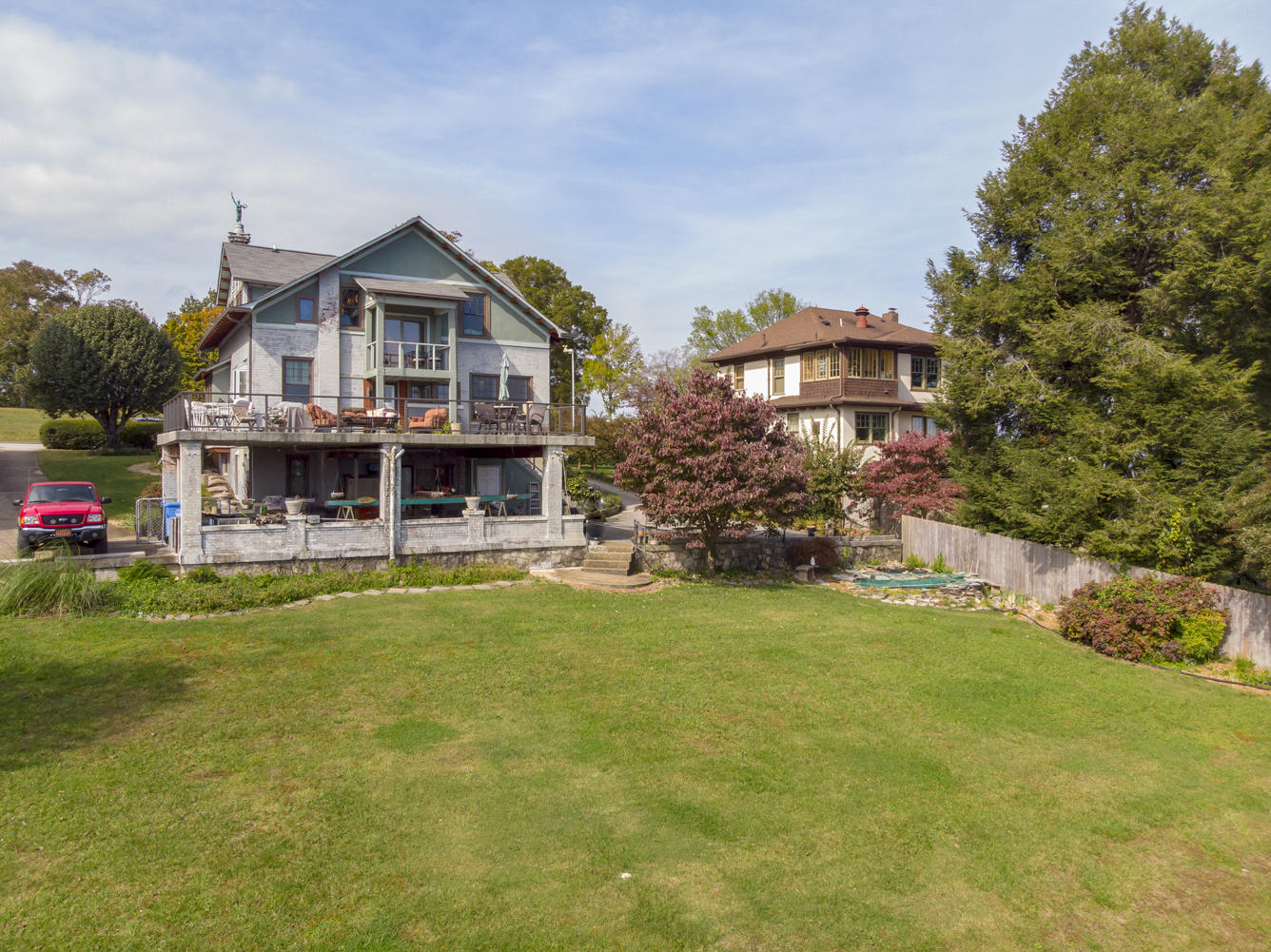 3224 S Crest Pl
