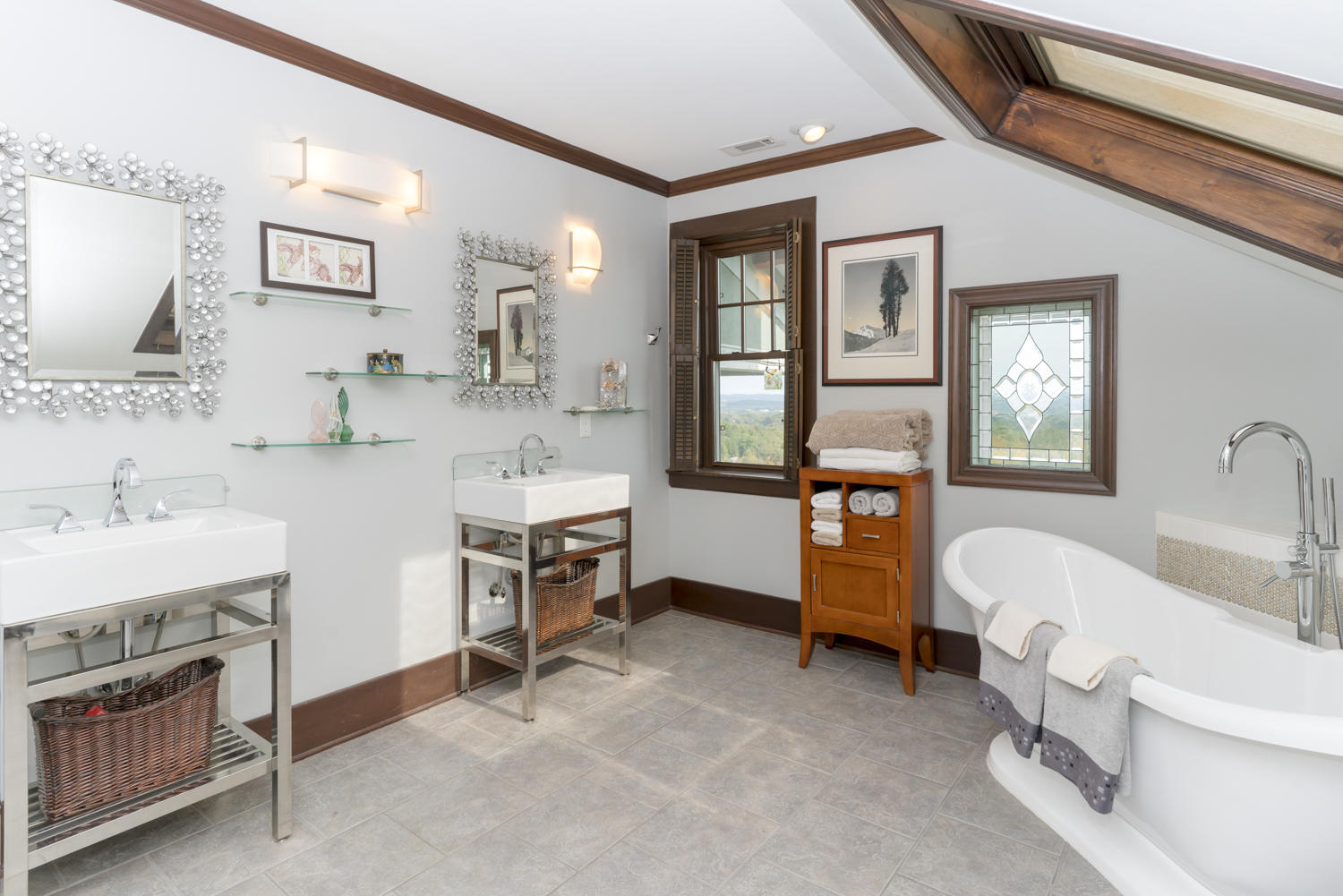 3224 S Crest Pl