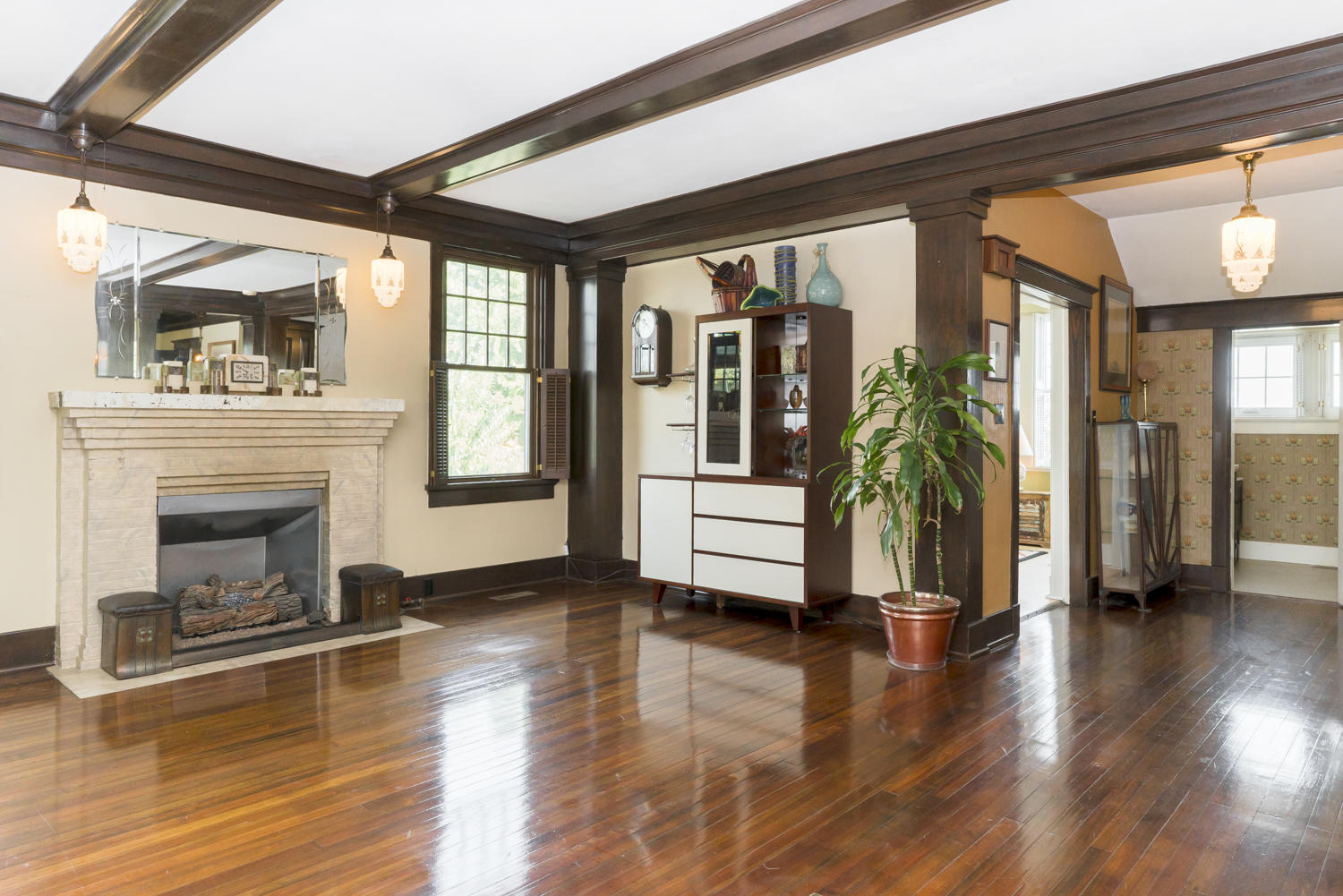 3224 S Crest Pl