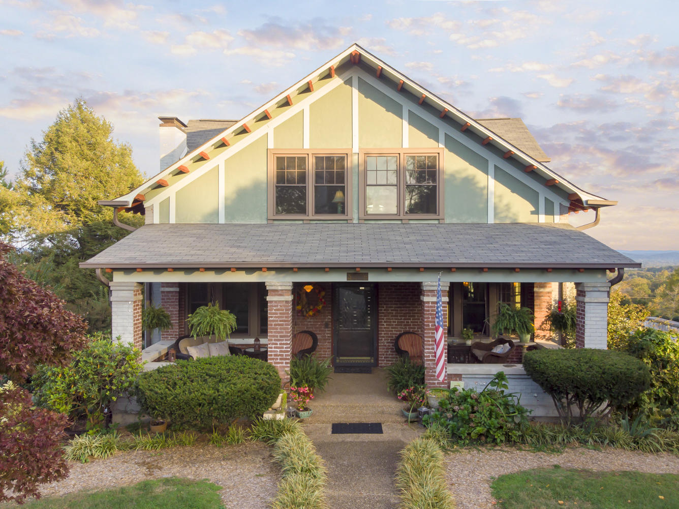 3224 S Crest Pl