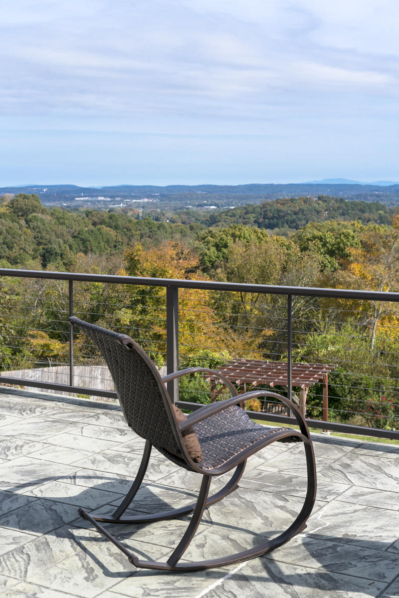 3224 S Crest Pl