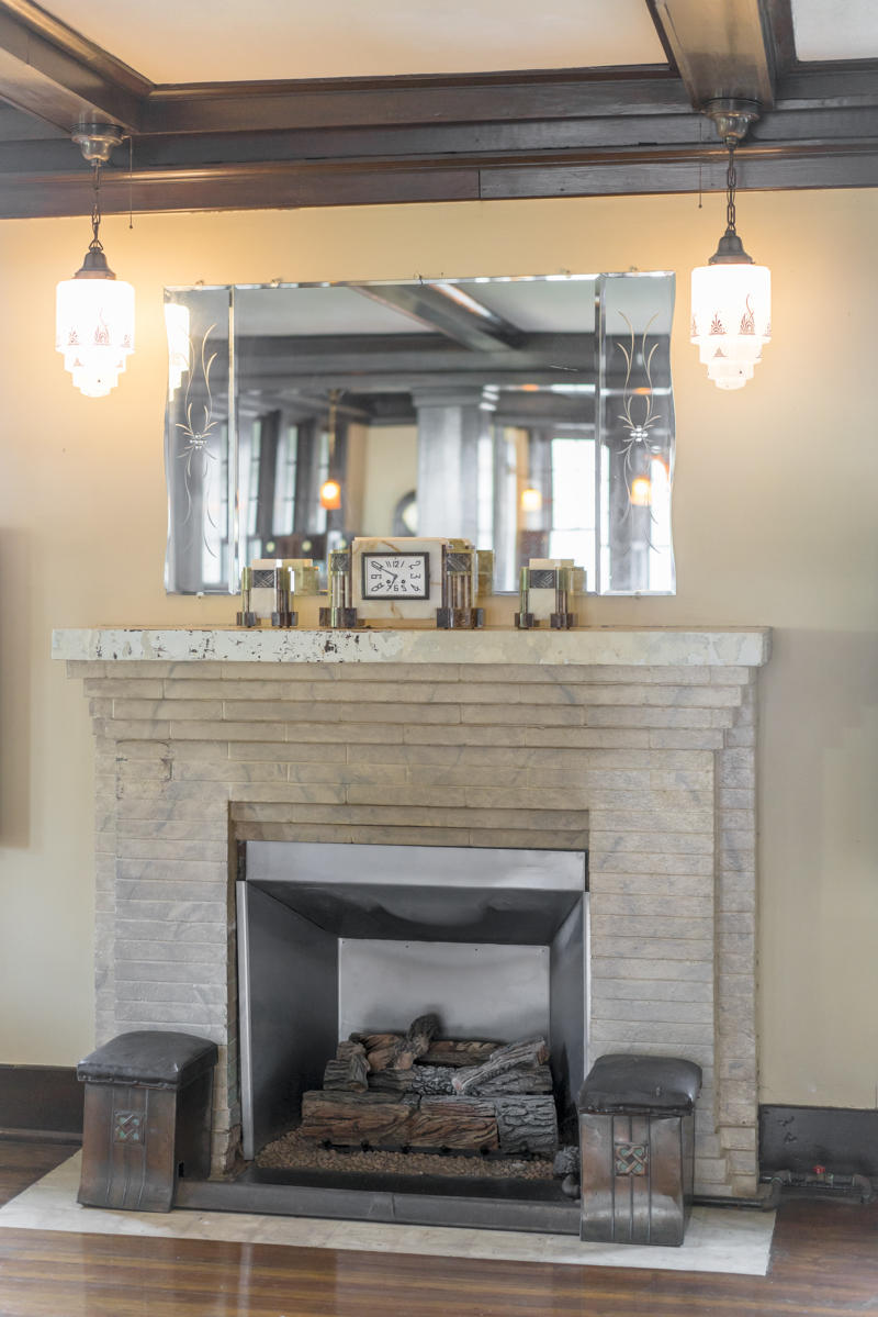 3224 S Crest Pl
