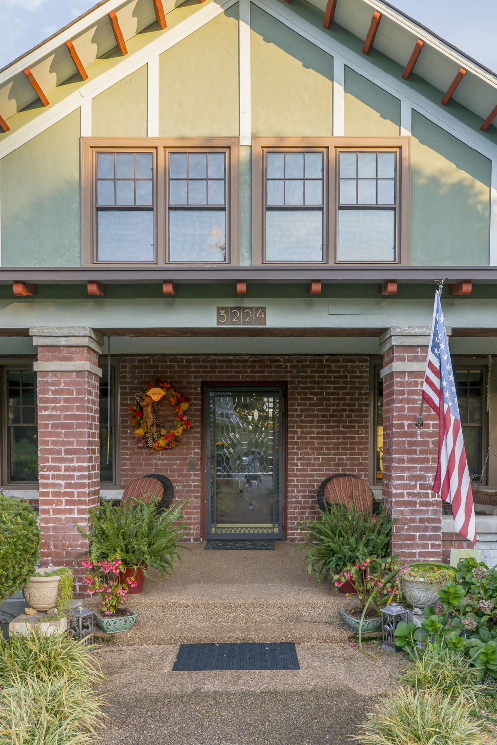 3224 S Crest Pl