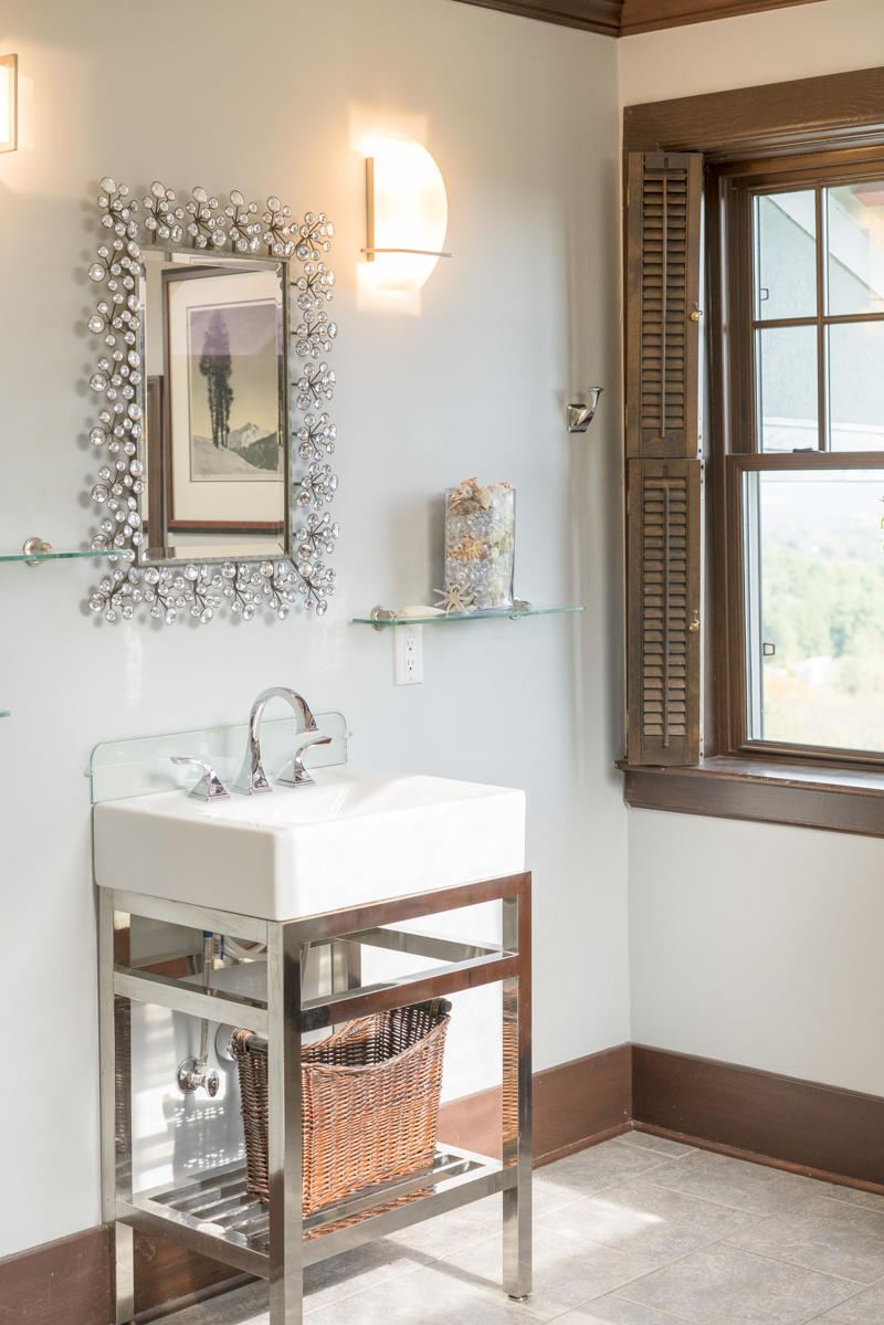 3224 S Crest Pl