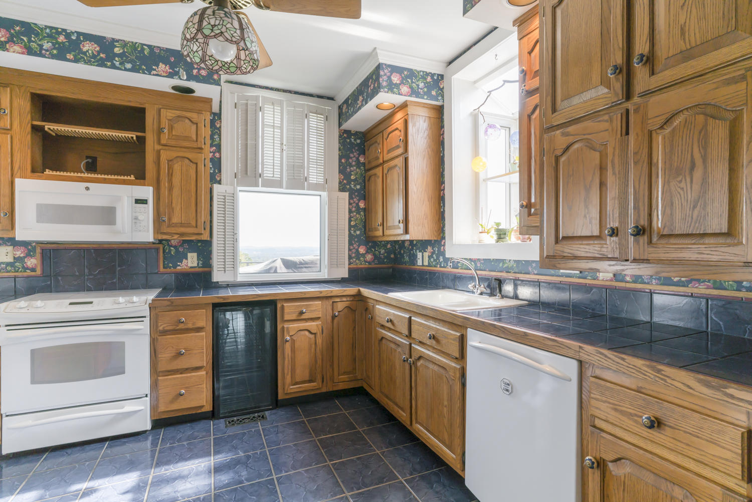 3224 S Crest Pl