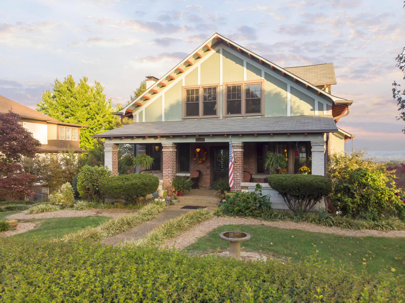 3224 S Crest Pl