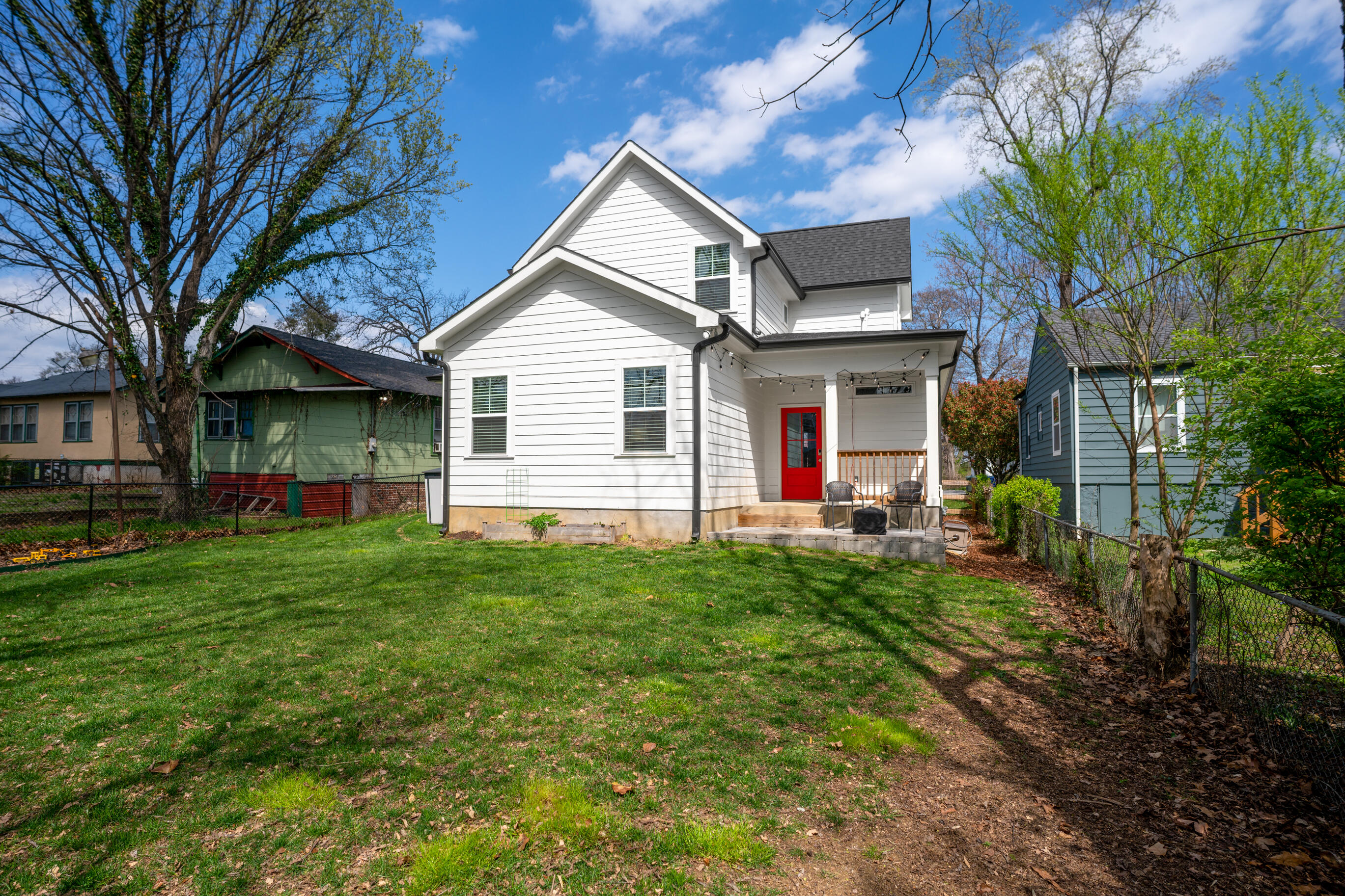 1804 E 12th Street