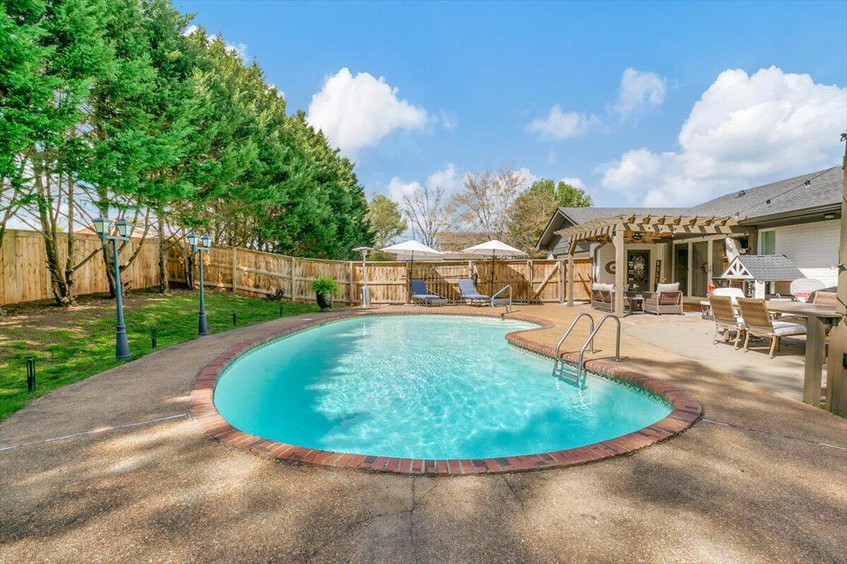 1700 Skyline Dr