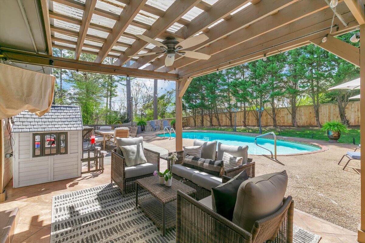 1700 Skyline Dr