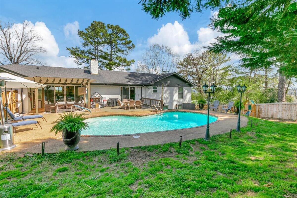 1700 Skyline Dr