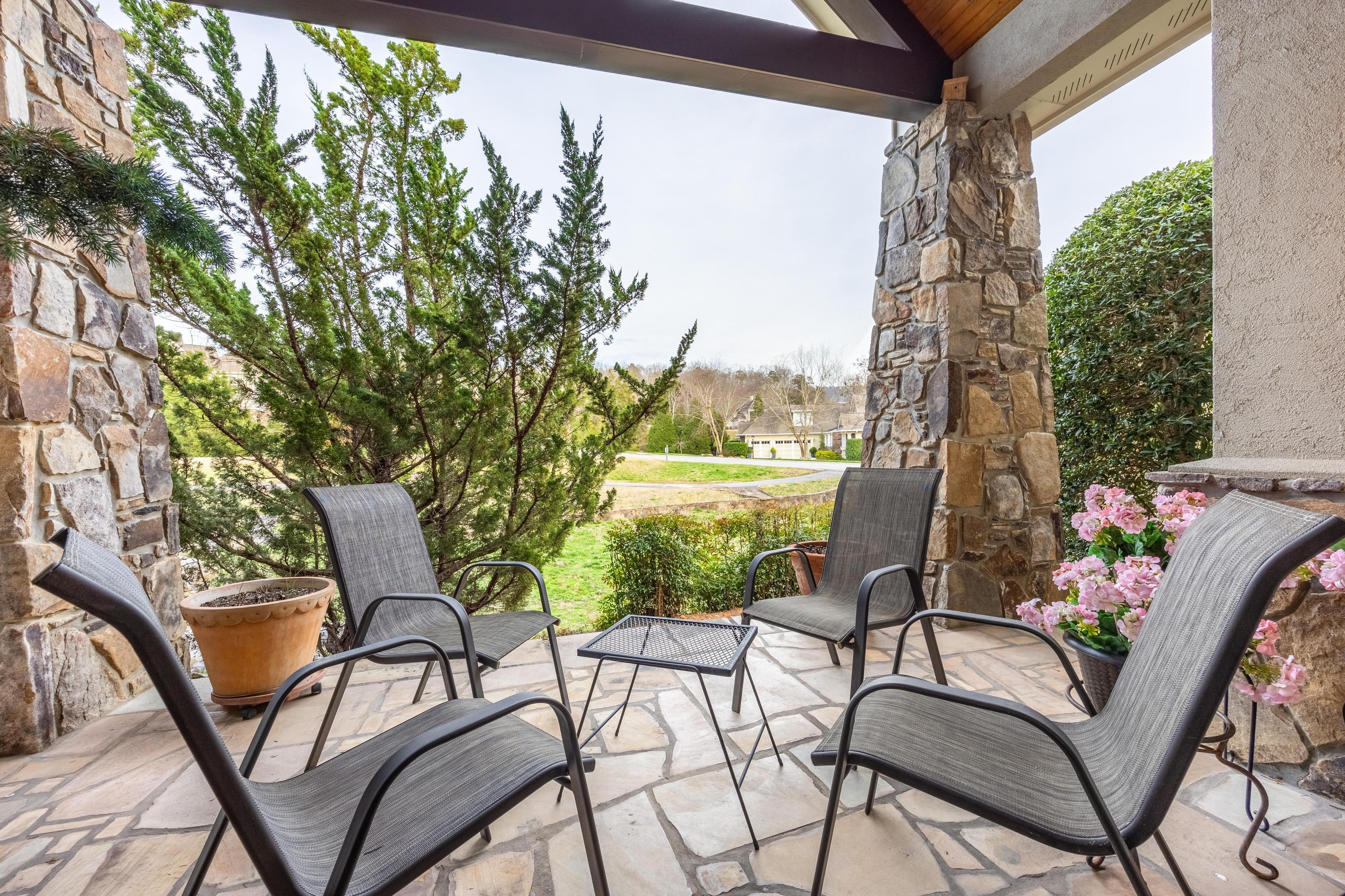 708 Black Creek Dr
