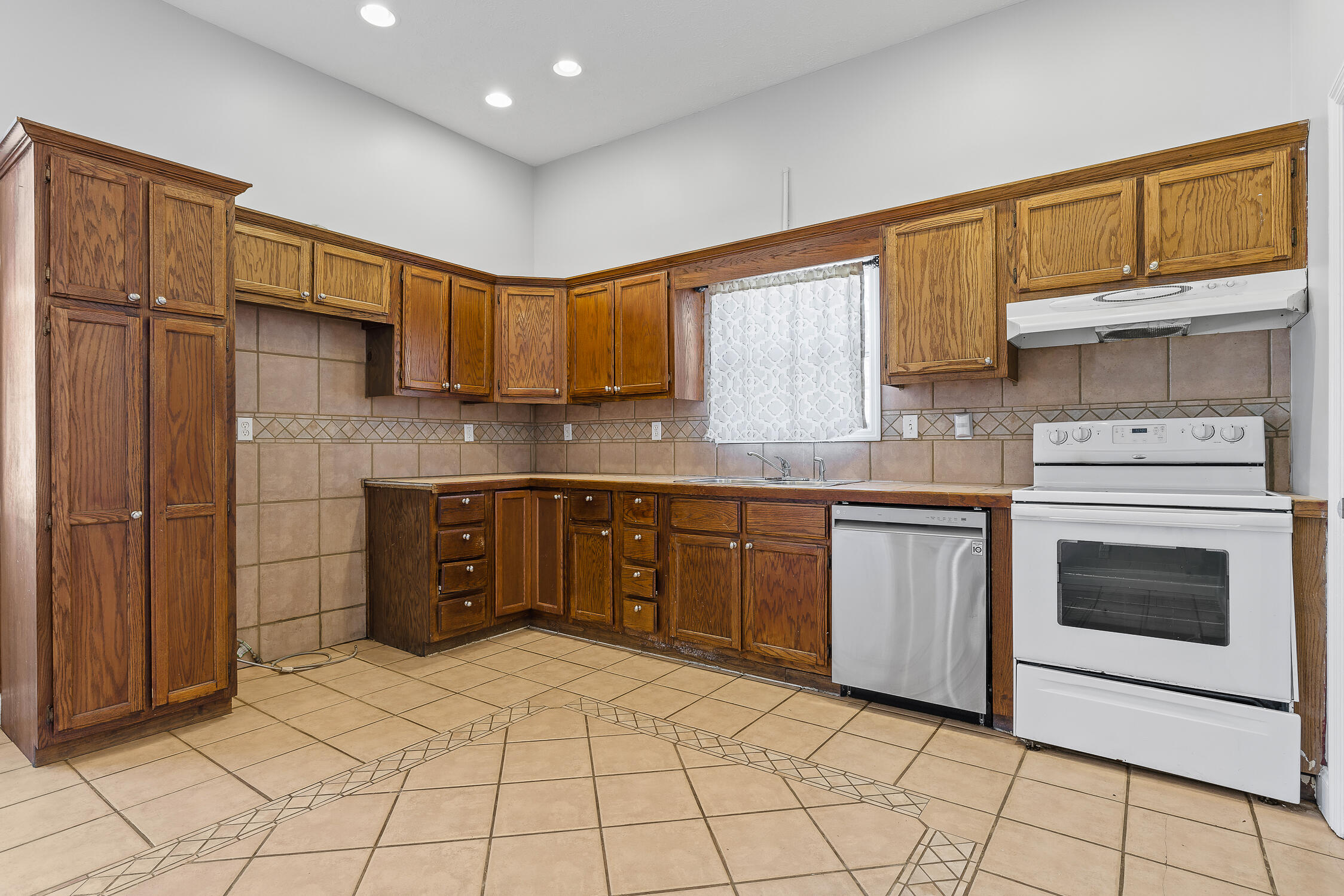306 E Gordon Ave