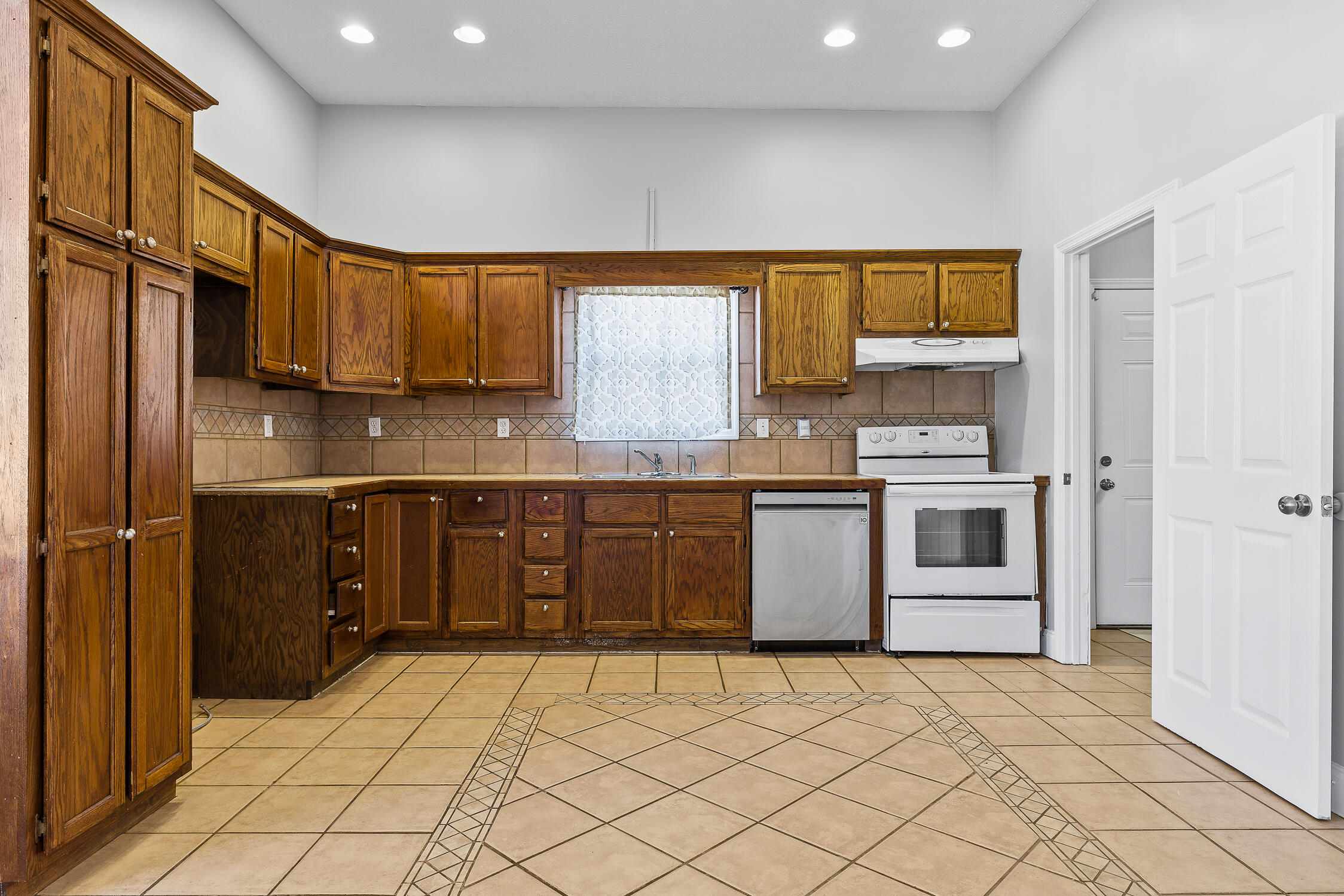 306 E Gordon Ave
