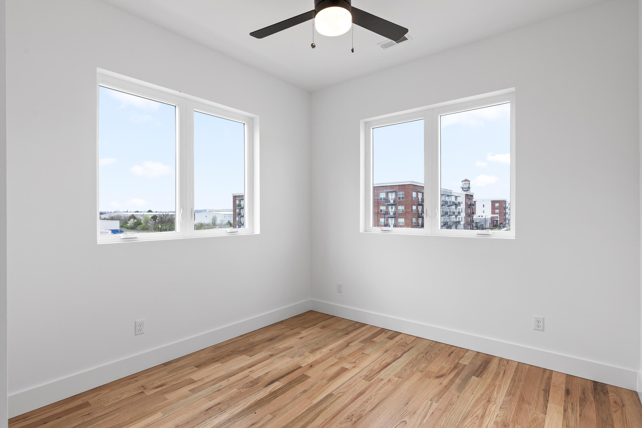 3319 Aberdeen Row