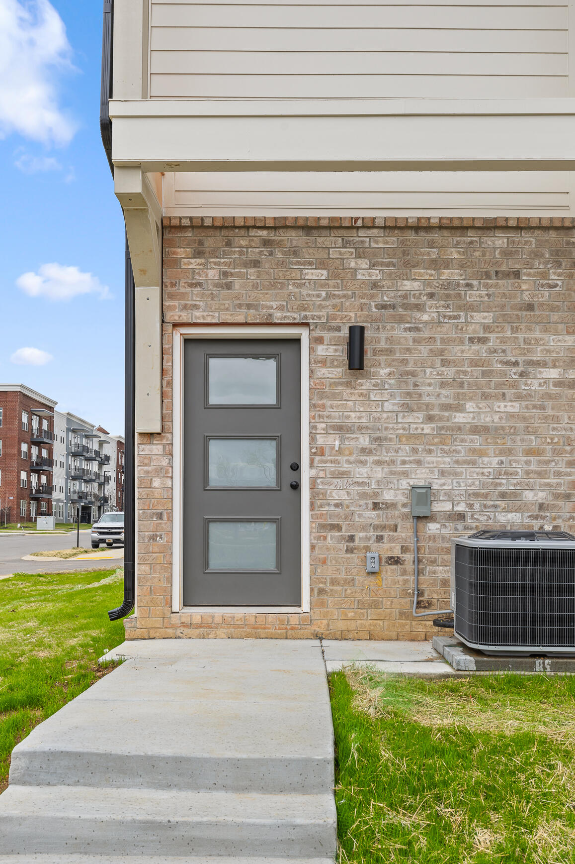 3319 Aberdeen Row
