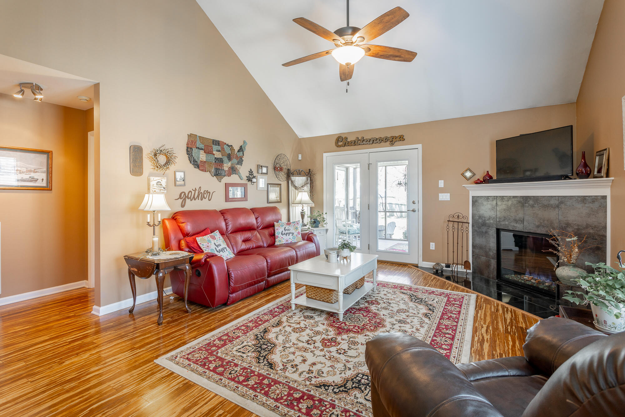 2421 Royal Fern Tr
