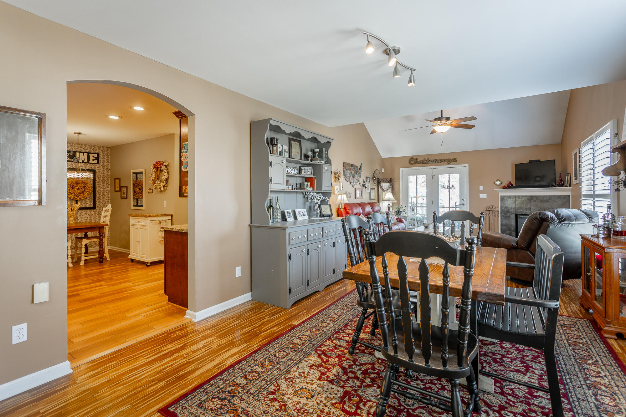 2421 Royal Fern Tr
