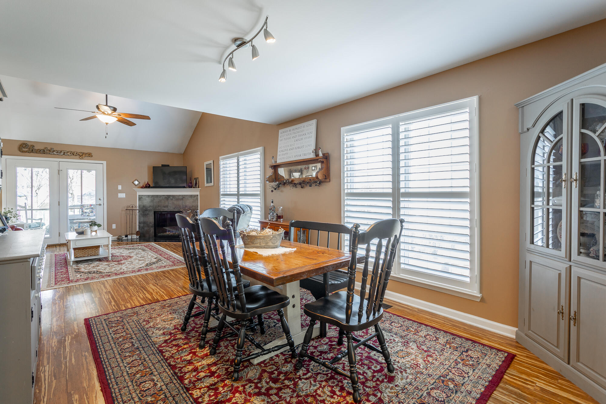 2421 Royal Fern Tr