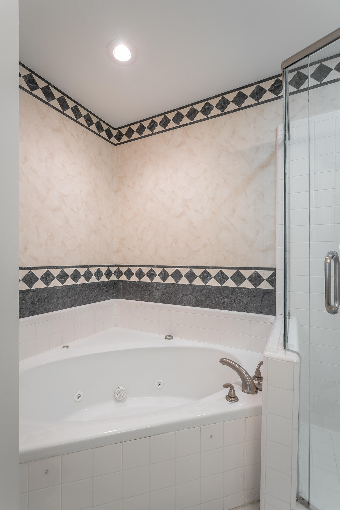 2421 Royal Fern Tr