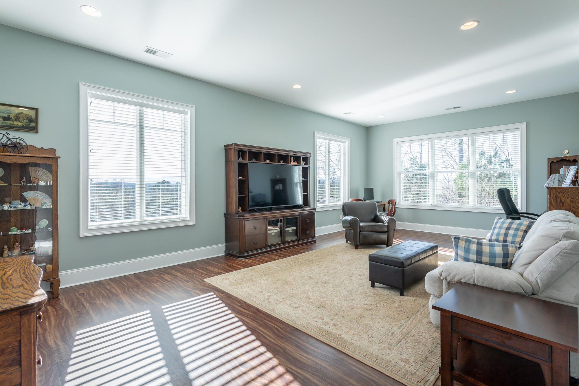 165 Overlook Dr