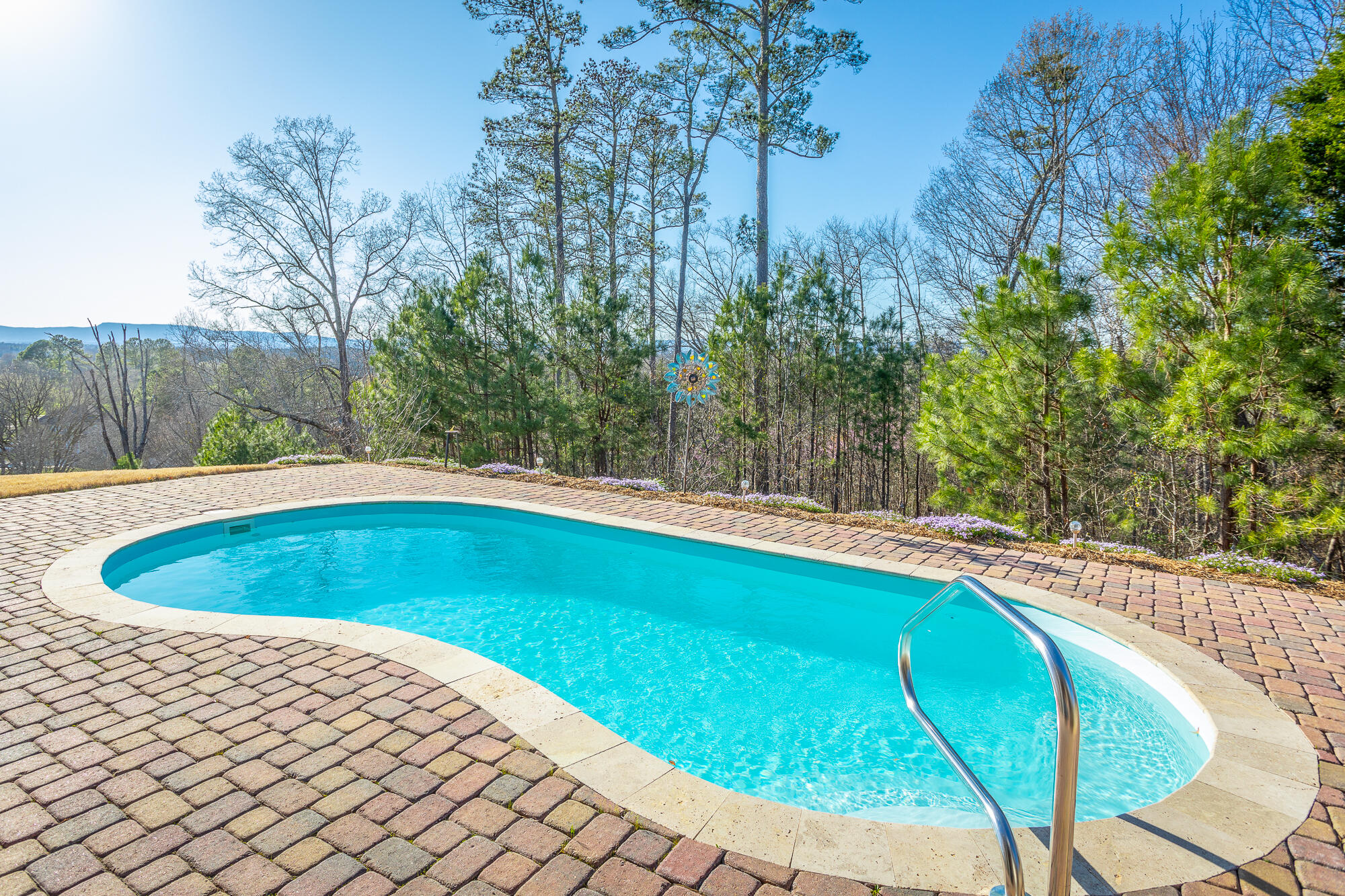 165 Overlook Dr