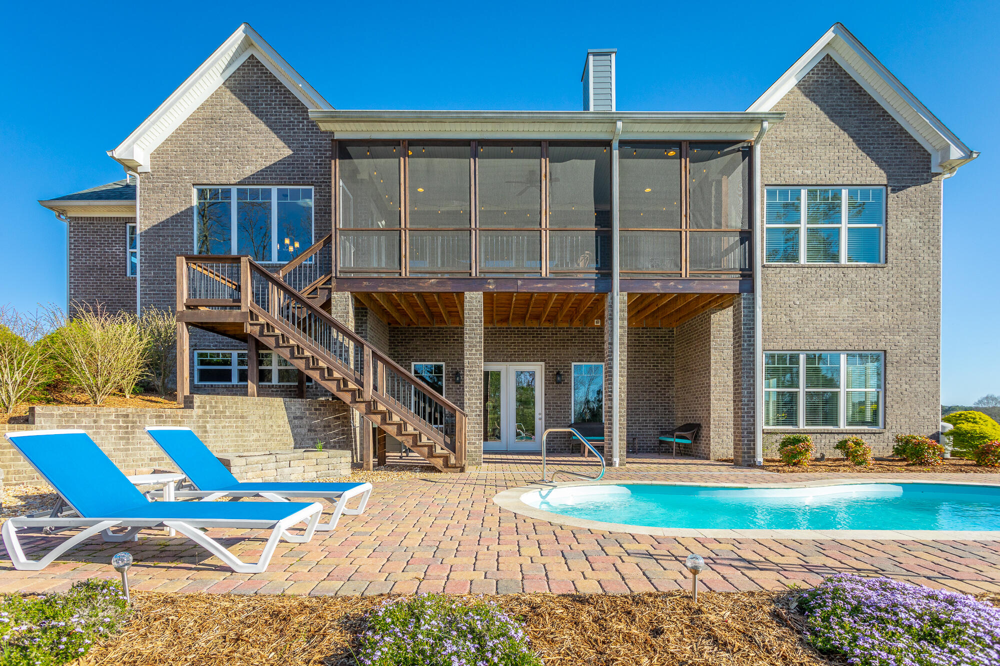 165 Overlook Dr
