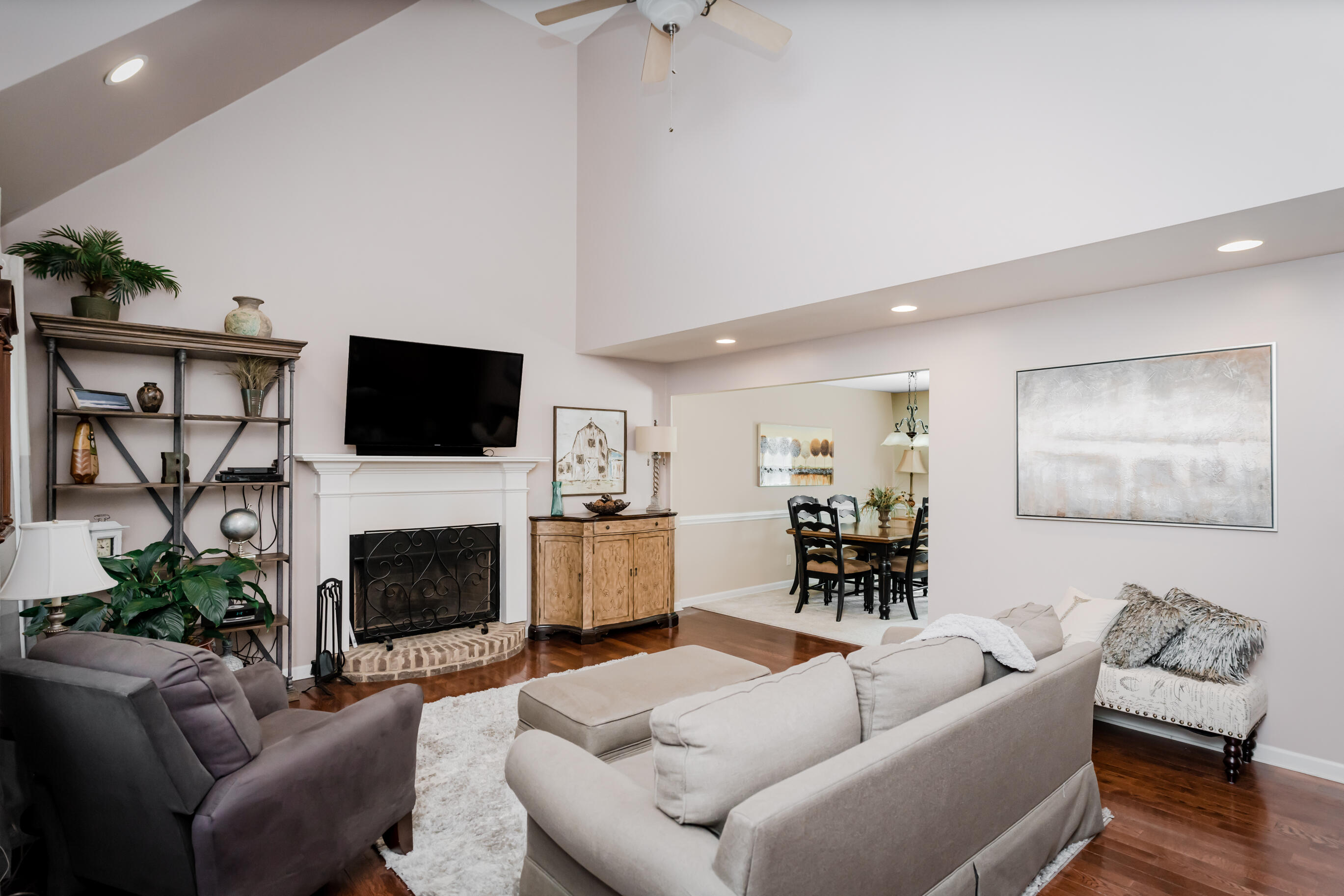 7097 Maple Leaf Lane