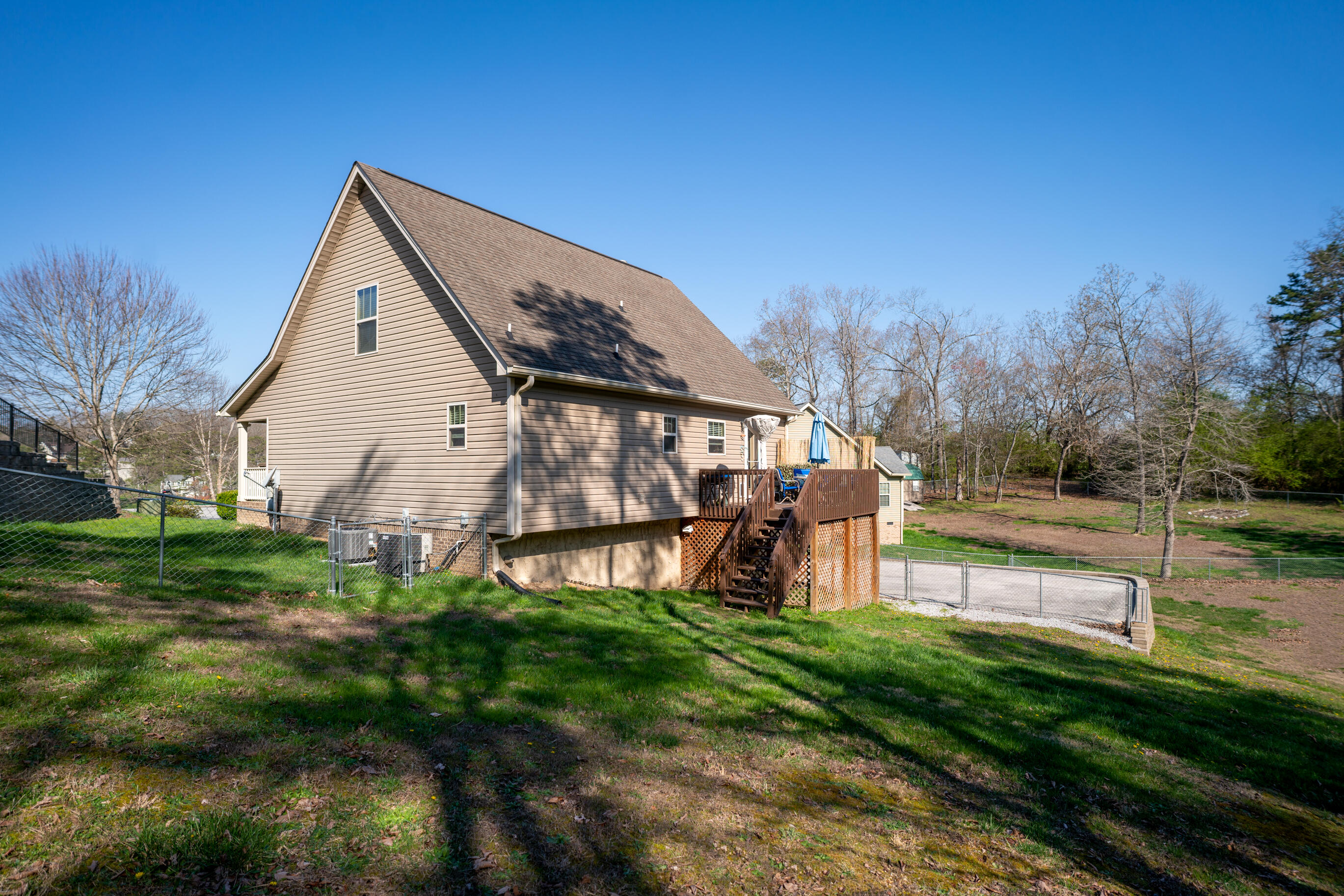 7097 Maple Leaf Lane