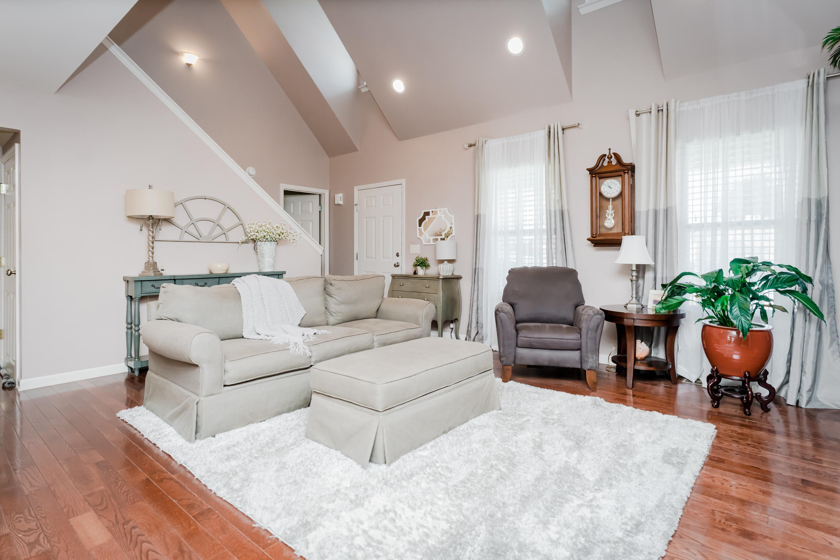 7097 Maple Leaf Lane
