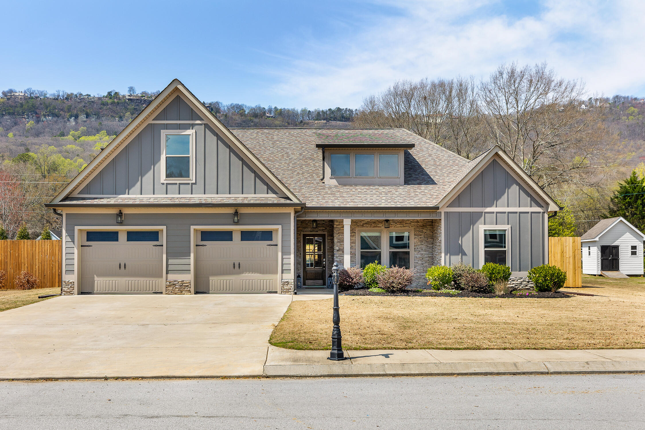32 Idlerock Drive