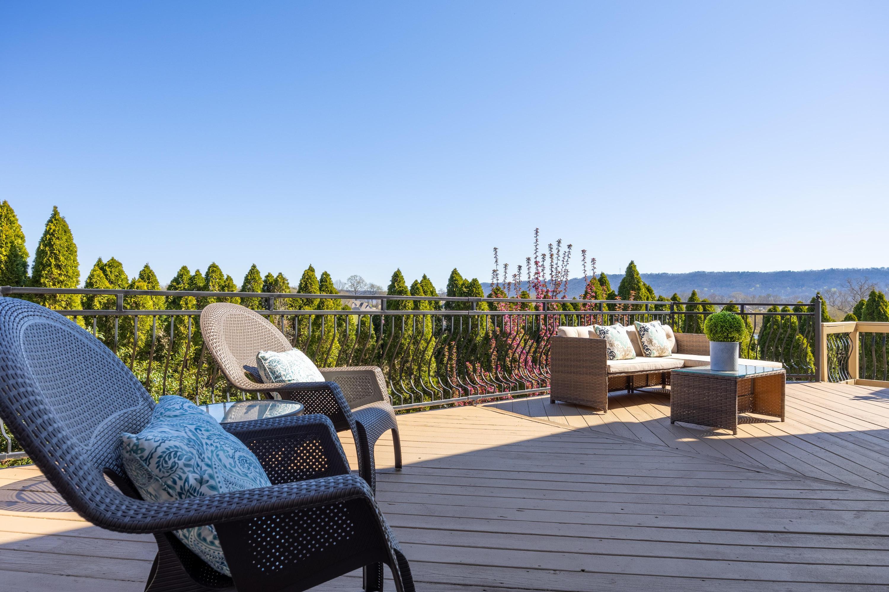 7497 Splendid View Drive