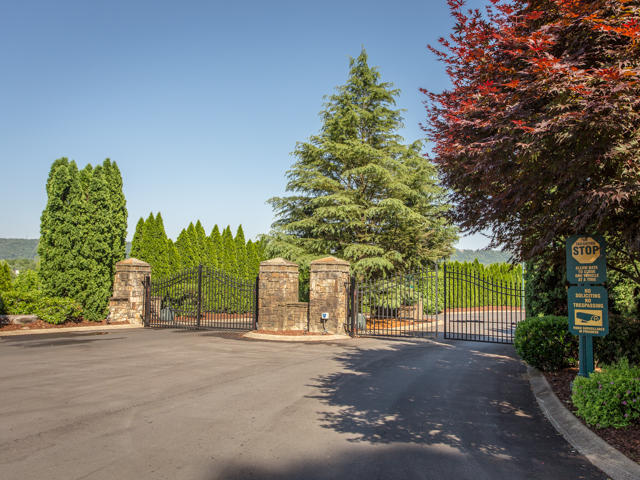 7497 Splendid View Drive