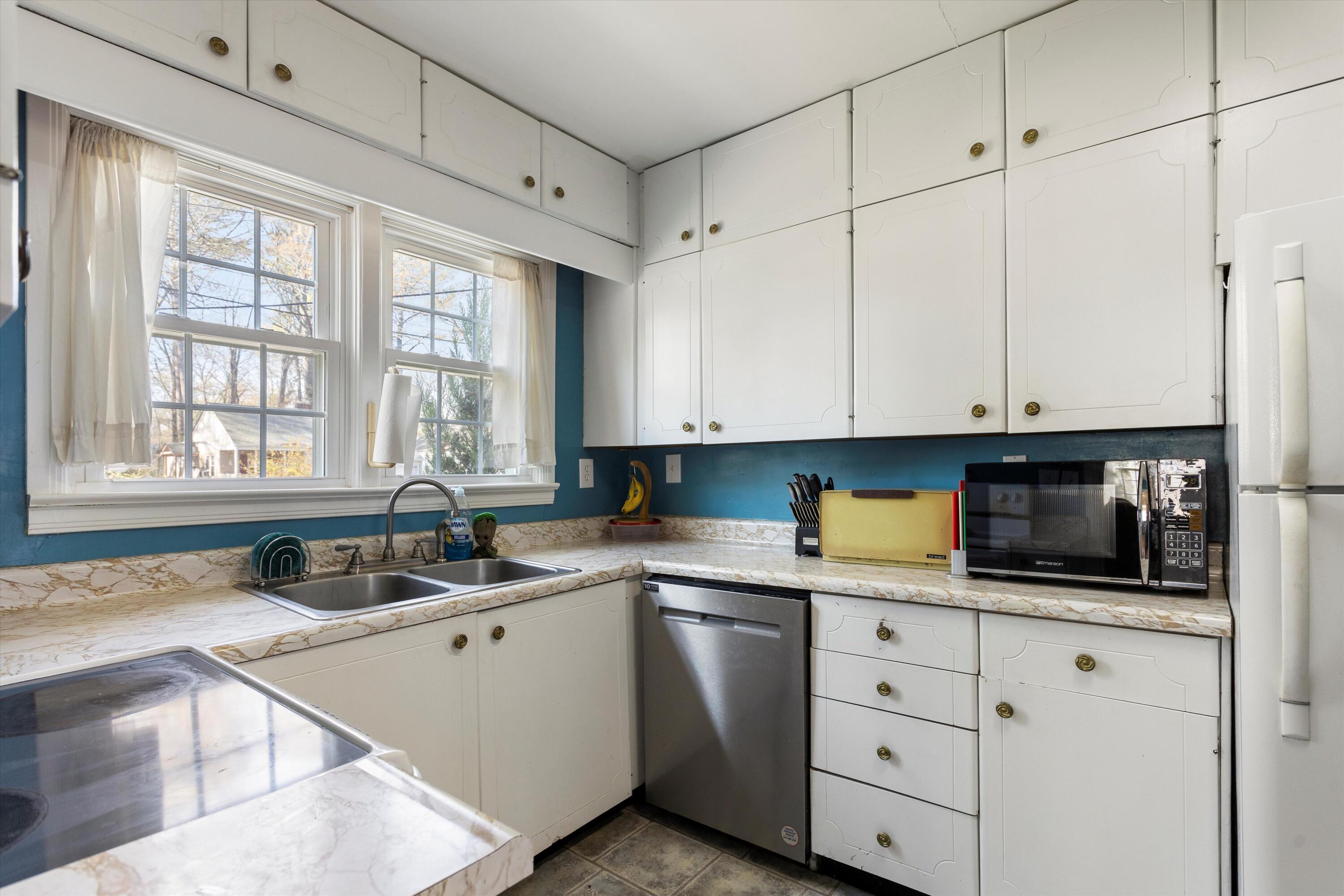 4707 Colonial Dr