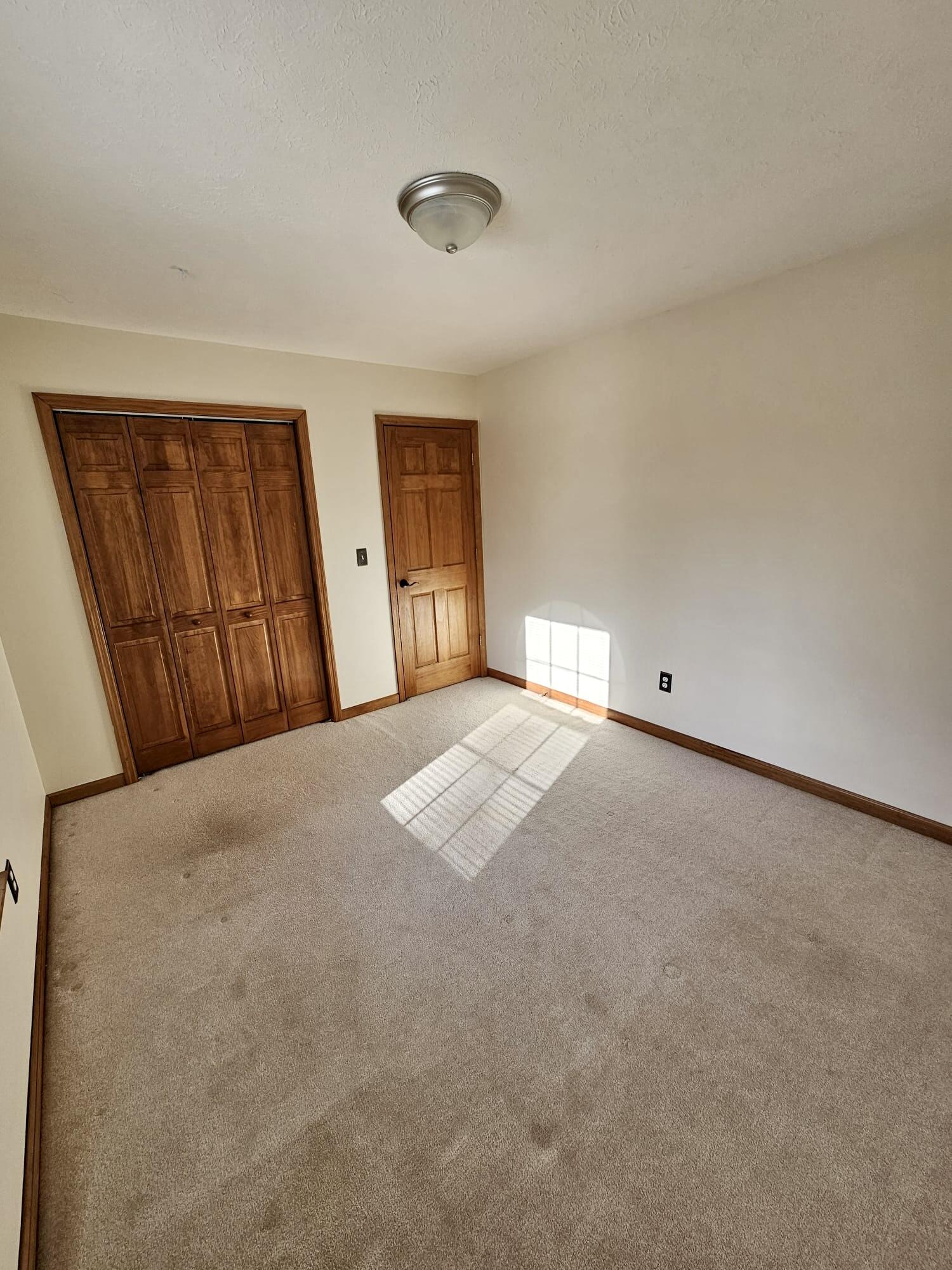 77 Fawn Ln