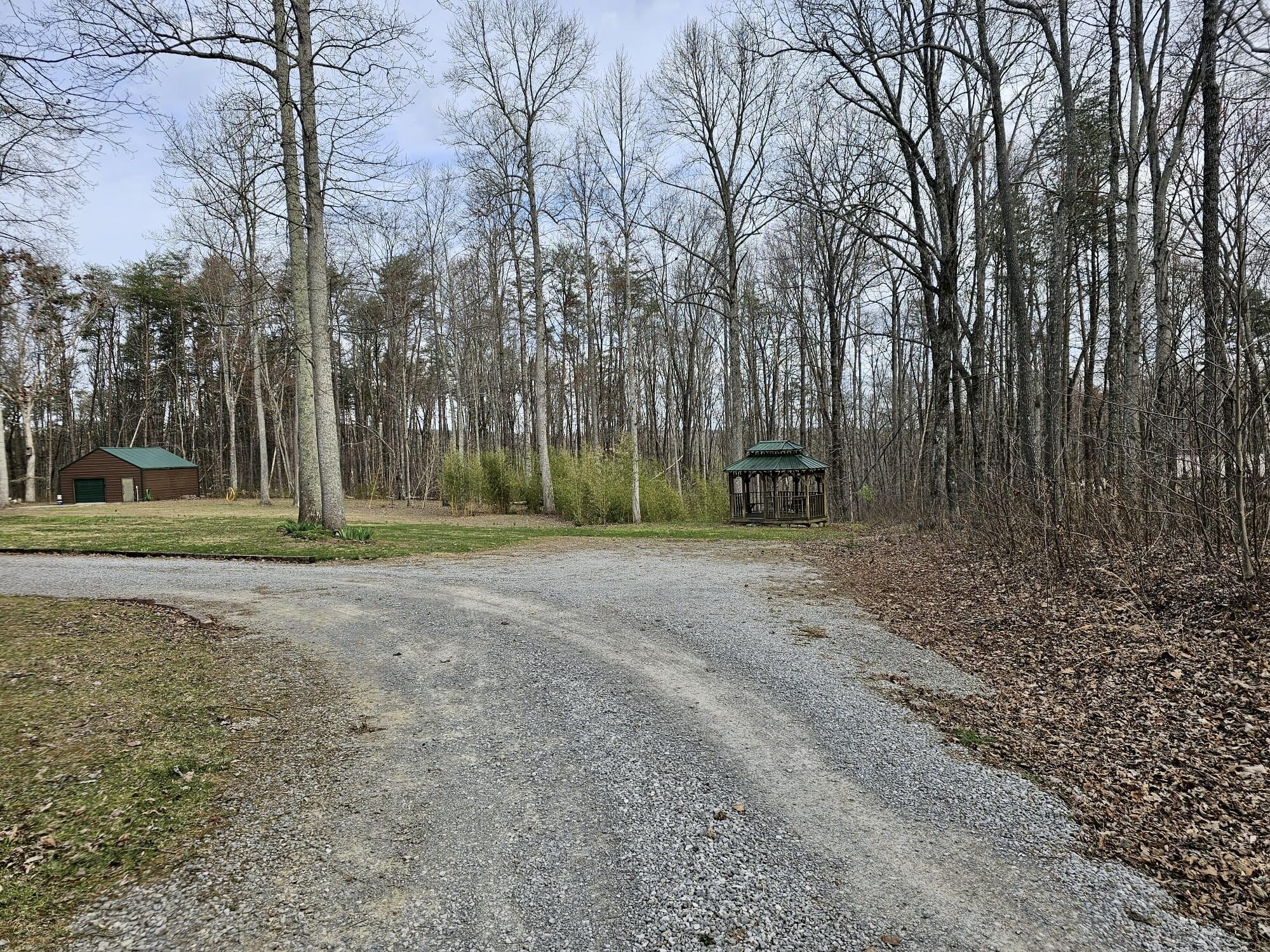 77 Fawn Ln