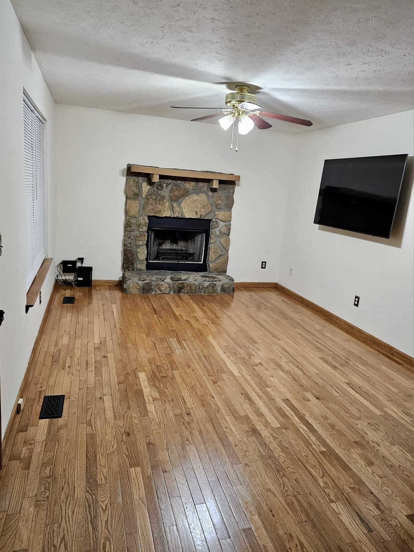 77 Fawn Ln