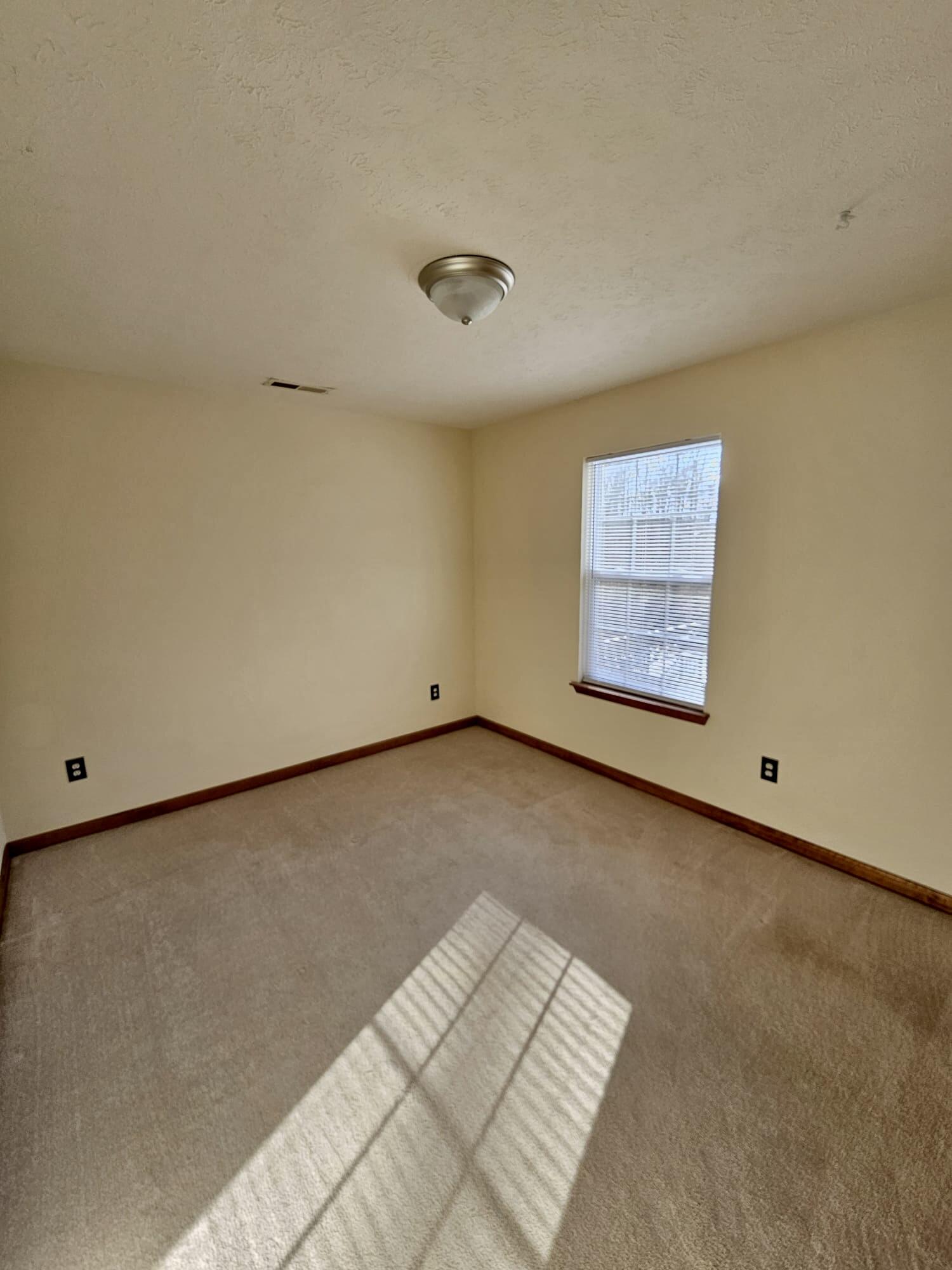 77 Fawn Ln