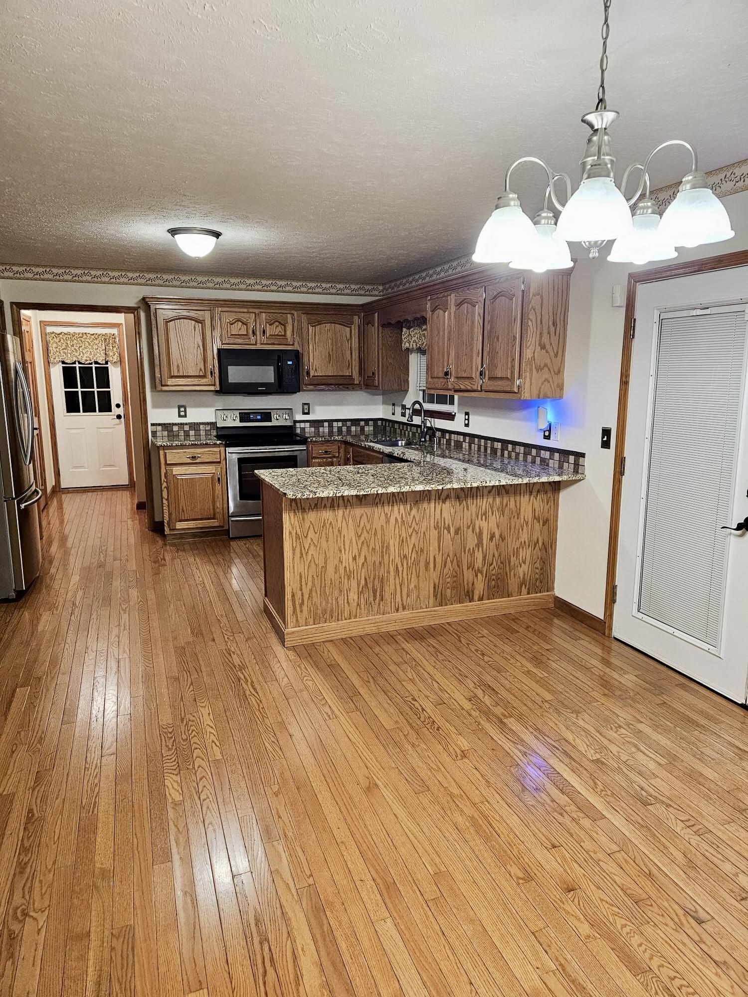 77 Fawn Ln