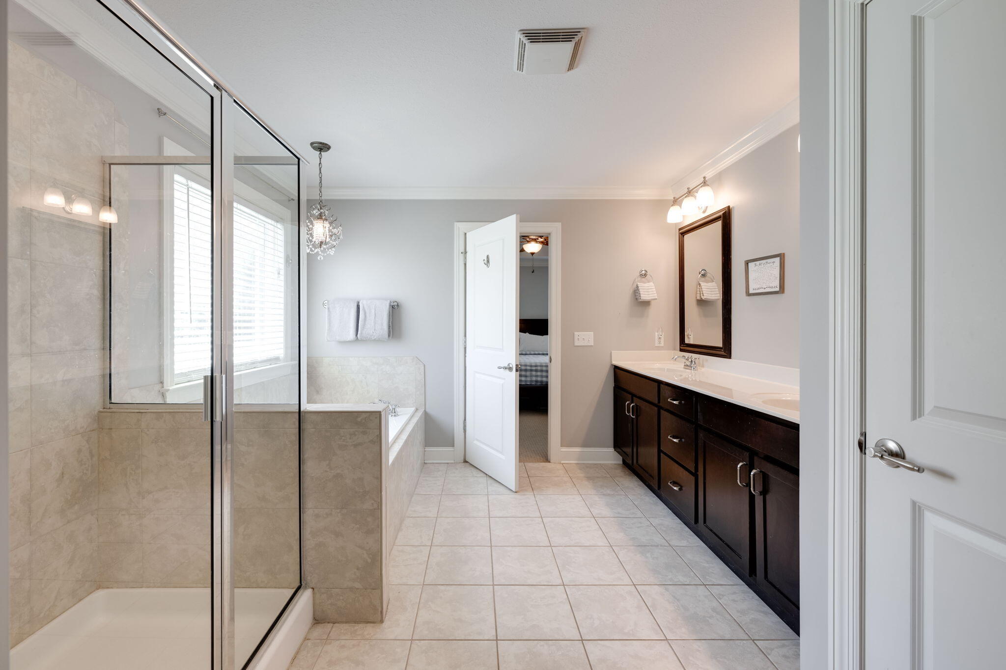 1012 Lynnstone Dr